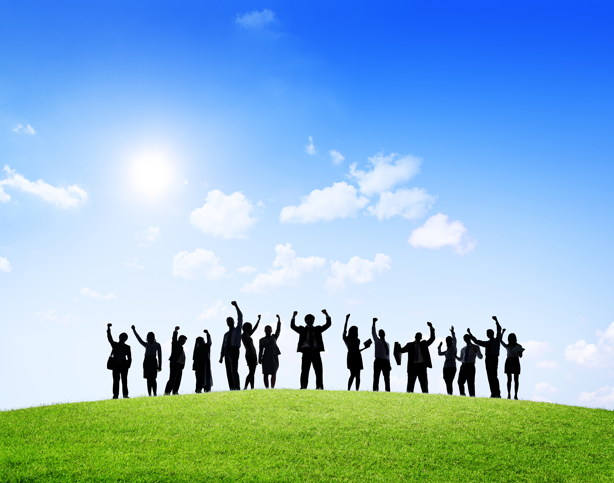 以正青春为主题以聚青春之火燃时代之光为标题思辨性强文体自选不少于一千字。要求有多处文学论据和故事论据条理清晰体现青年自信自强敢于奋斗。具有高考满分作文水准。