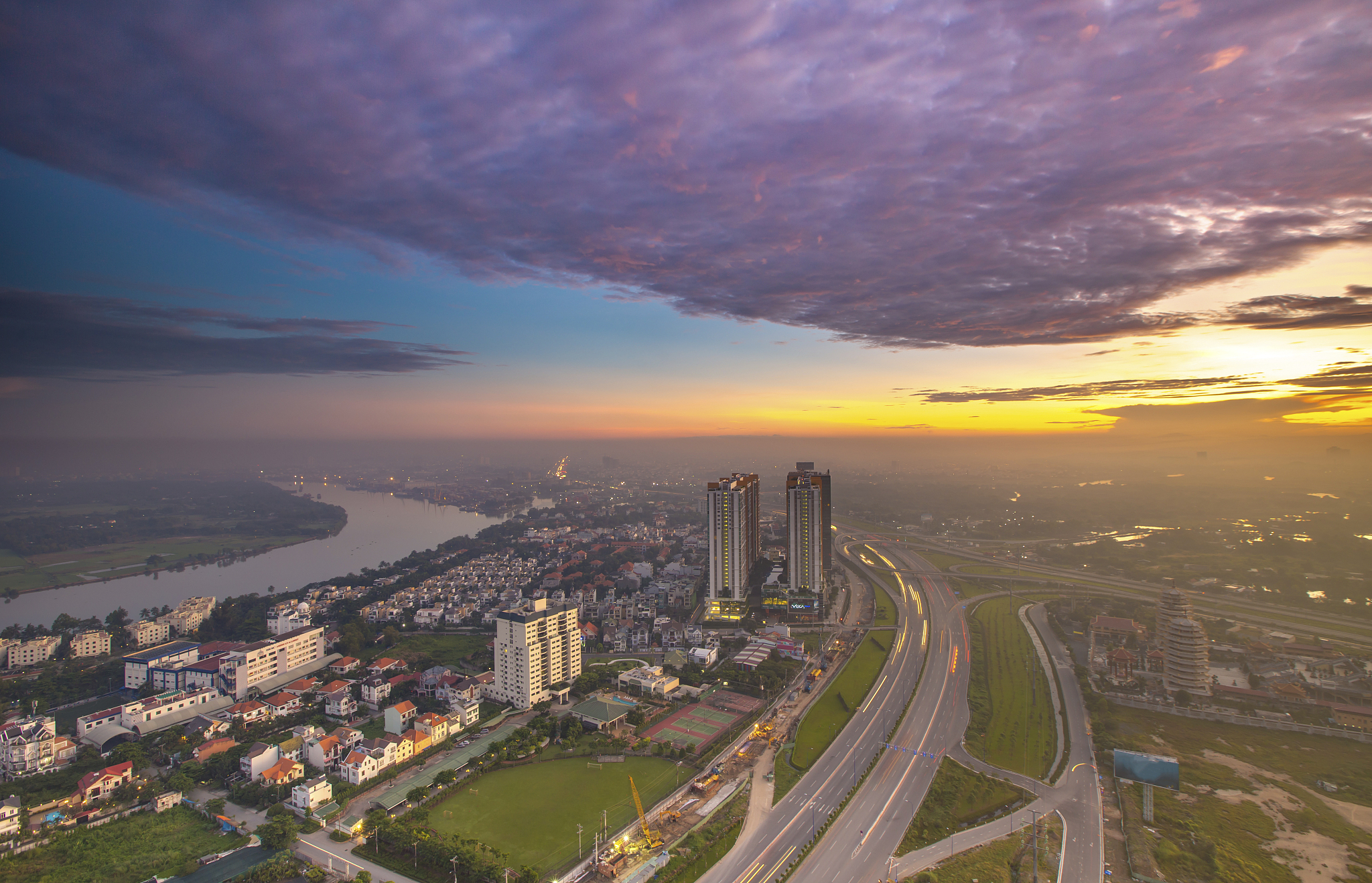 hochiminh/saigon skyline