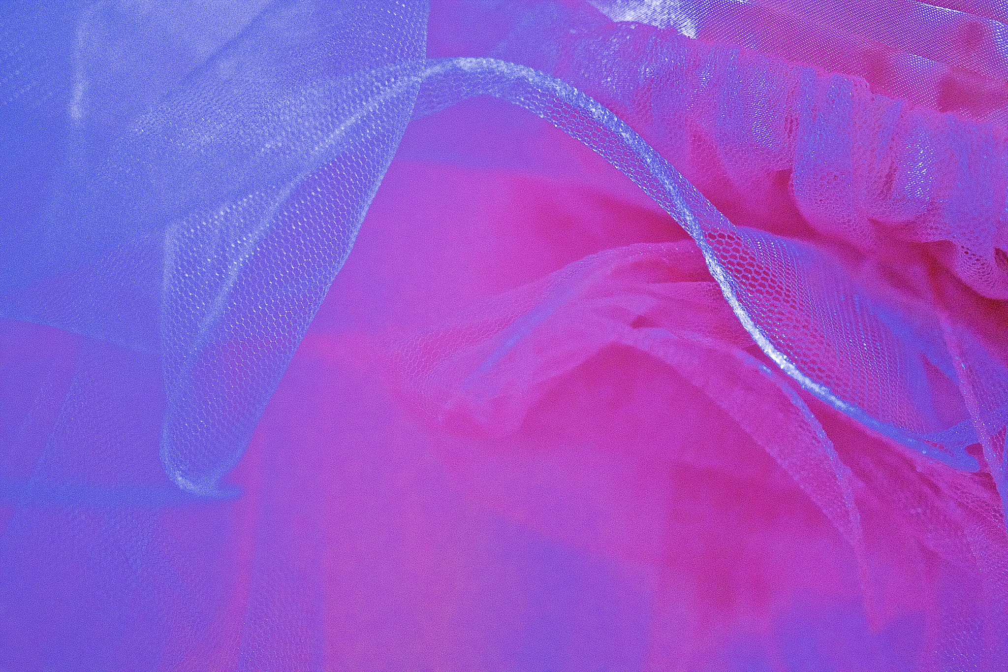 七色中代表老年的颜色：紫色