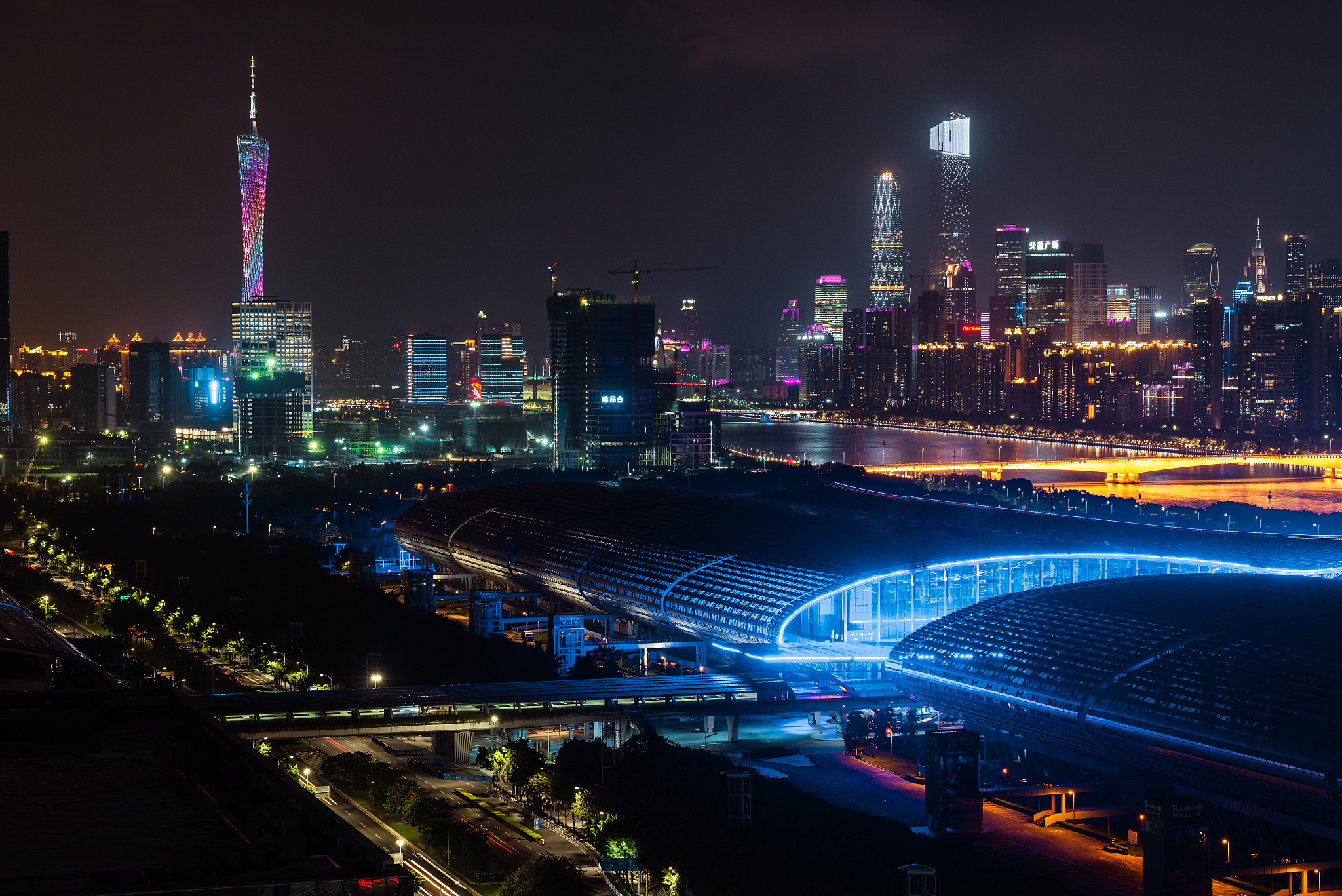 南充邮电工业学校2019-旅游服务与酒店管理招生中专+大专