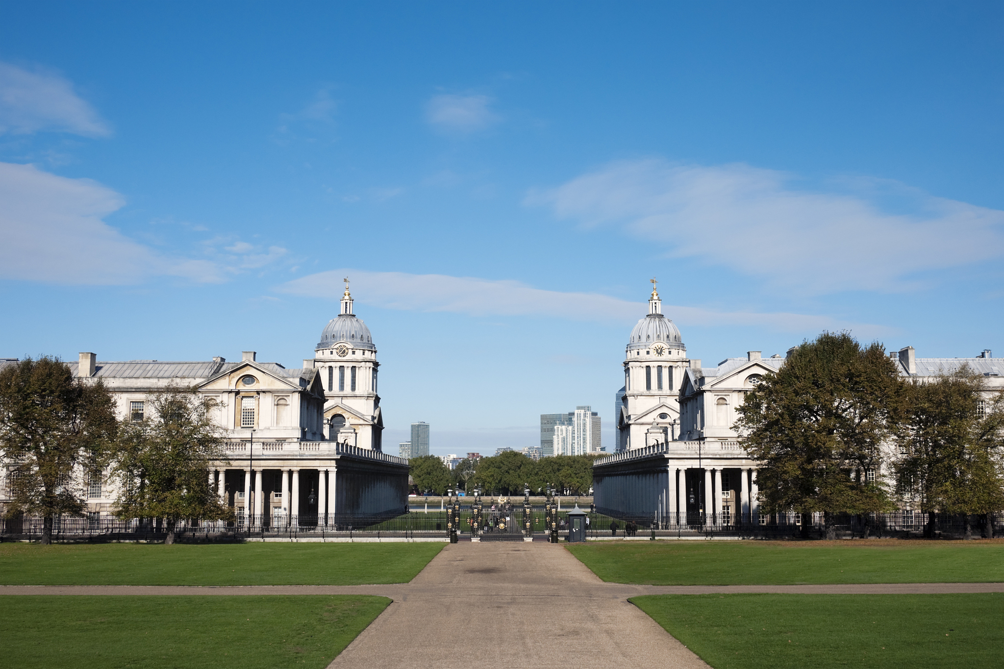 canary wharf and old royal naval college