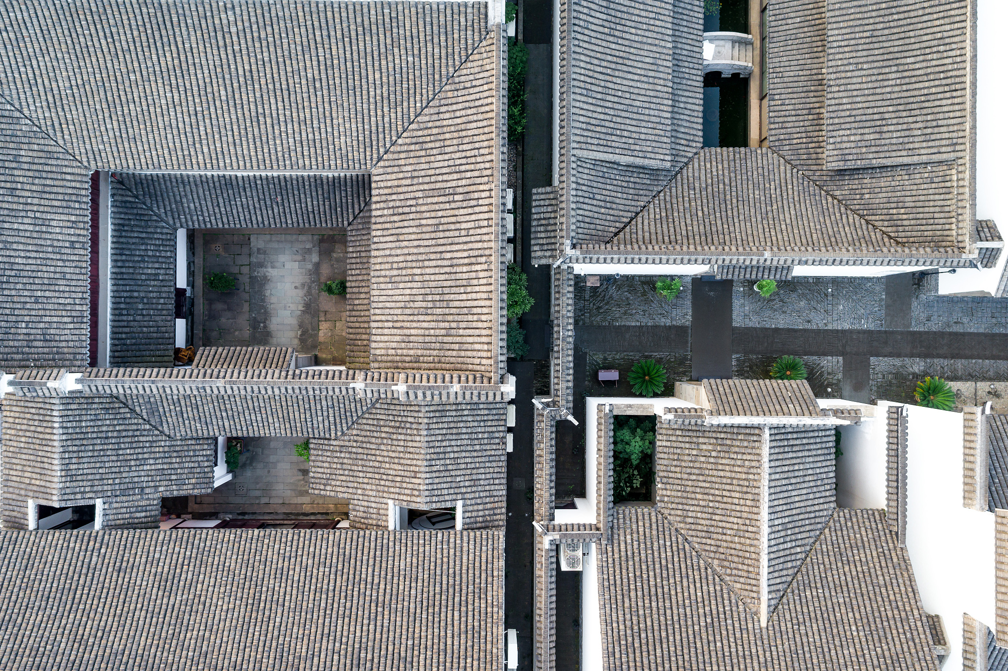 乡土建筑现代演绎：技术、空间、文化与传承的融合