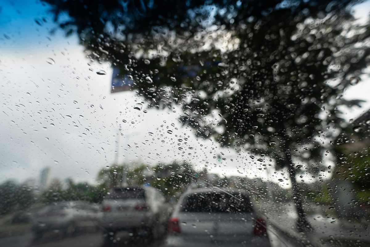 暴风雨来袭！天气给了我沉痛一击
