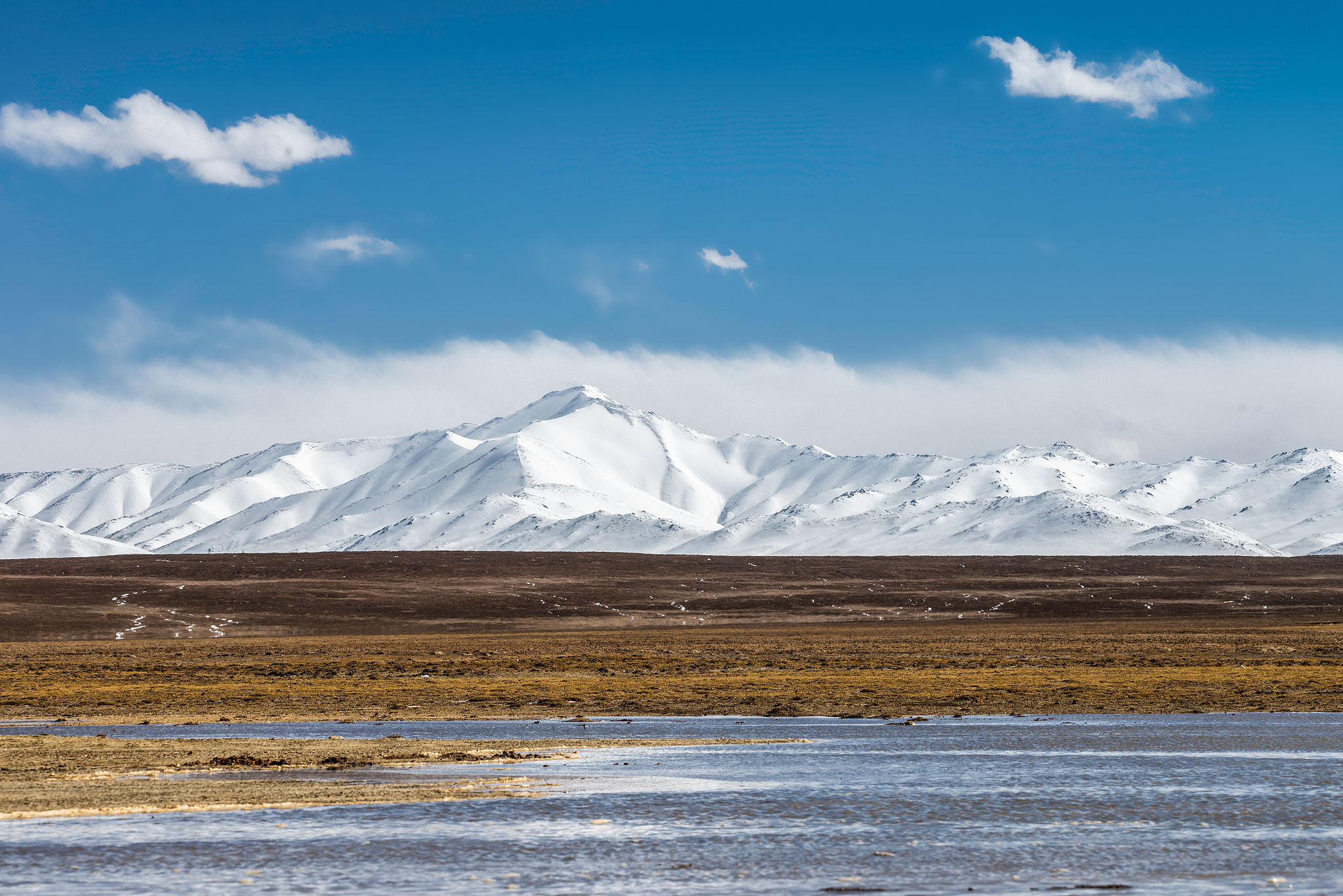 王母宫山旅游景区营销策略研究：SWOT模型分析及优化建议