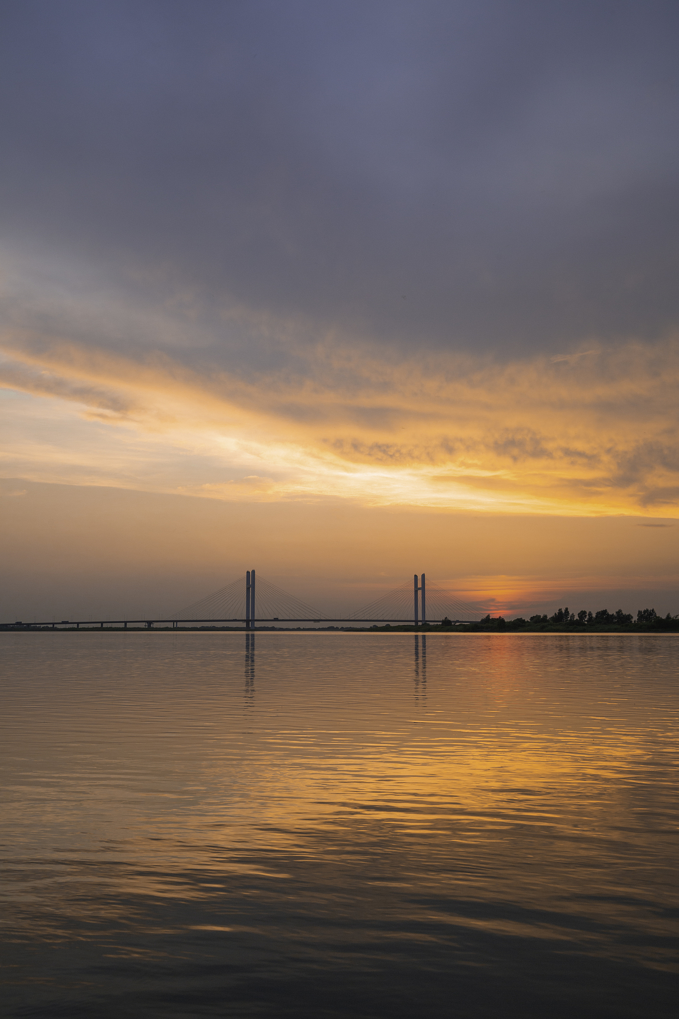 交通学院大学生乘车参观四方台大桥、阳明滩大桥和松浦大桥后的实习报告