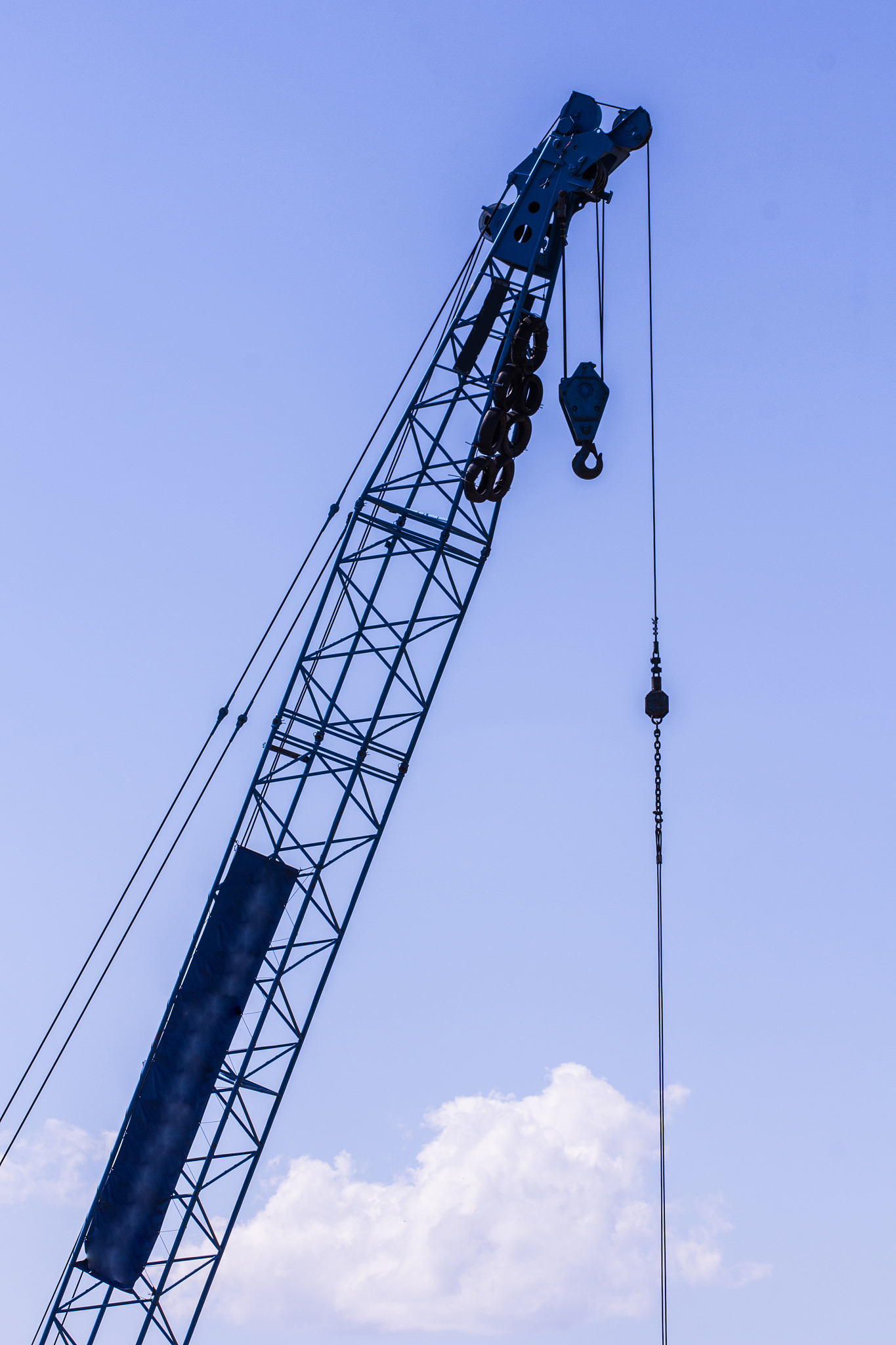 锦屏中等职业技术学校2021年招生专业介绍 - 机电、电子信息、建筑、商贸类专业