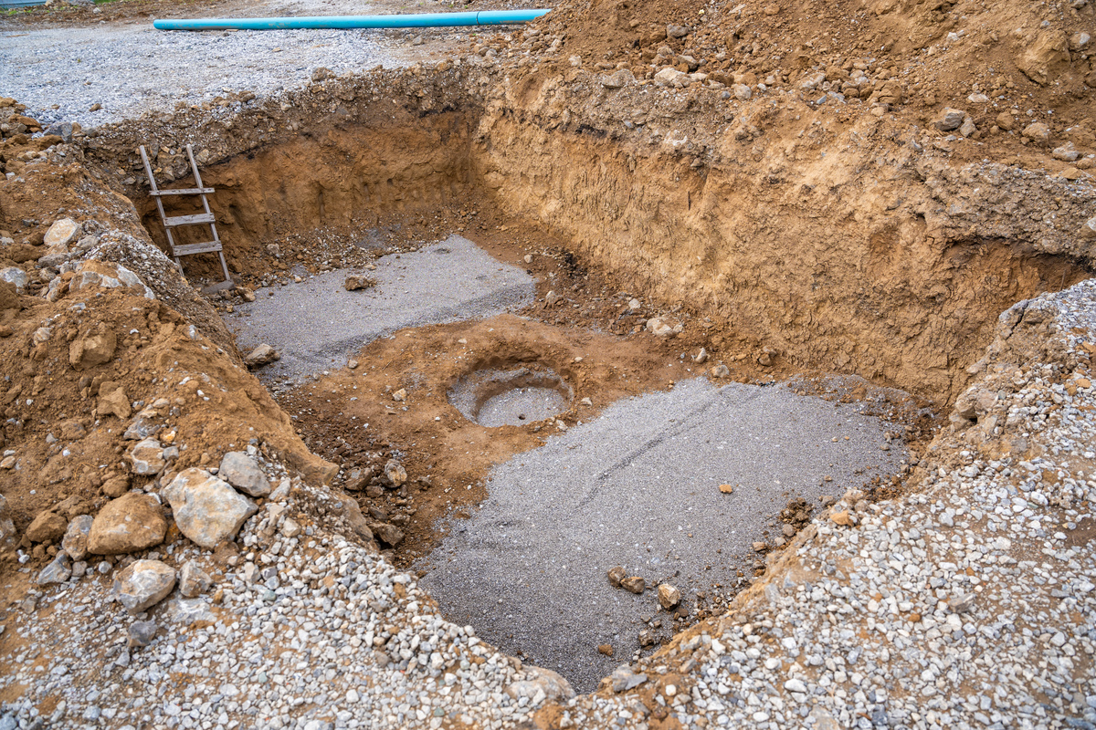 今天我确定了地基持力层和基础埋置深度续写一篇200字的 日志