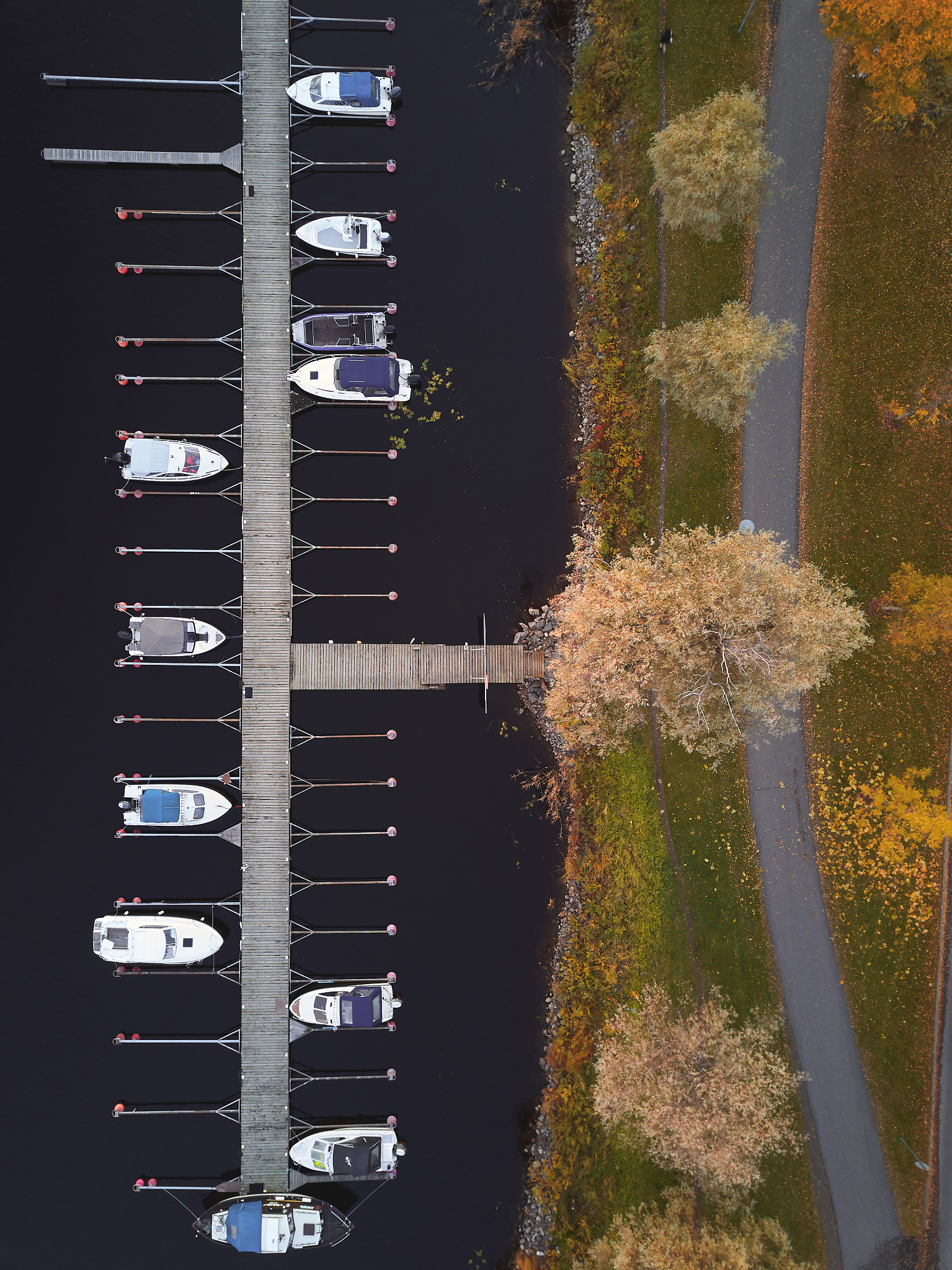 舰船目标 ISAR 成像：基于线性调频步进信号的创新方法