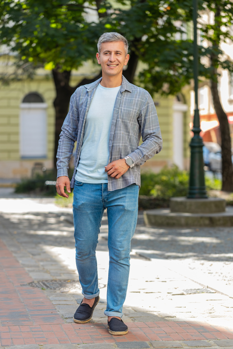 偏瘦男人穿衣指南：打造显瘦搭配技巧