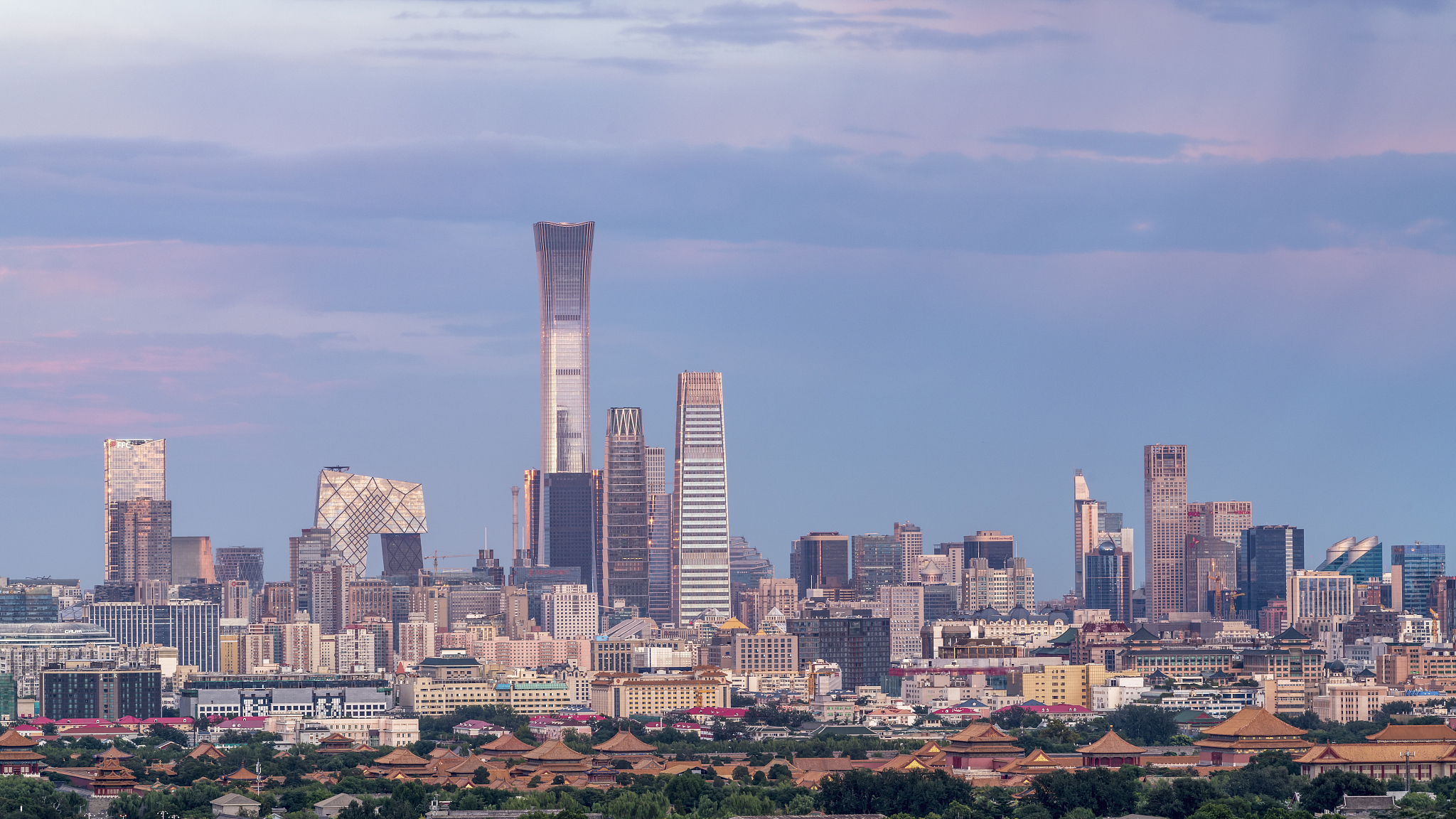 中国机长国家的首都人口面积和代表性河流请列表显示