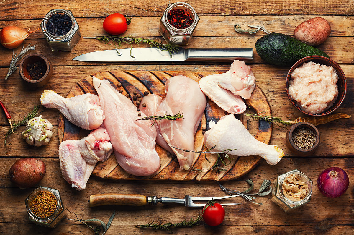 鸡腿里面有血还能吃吗，