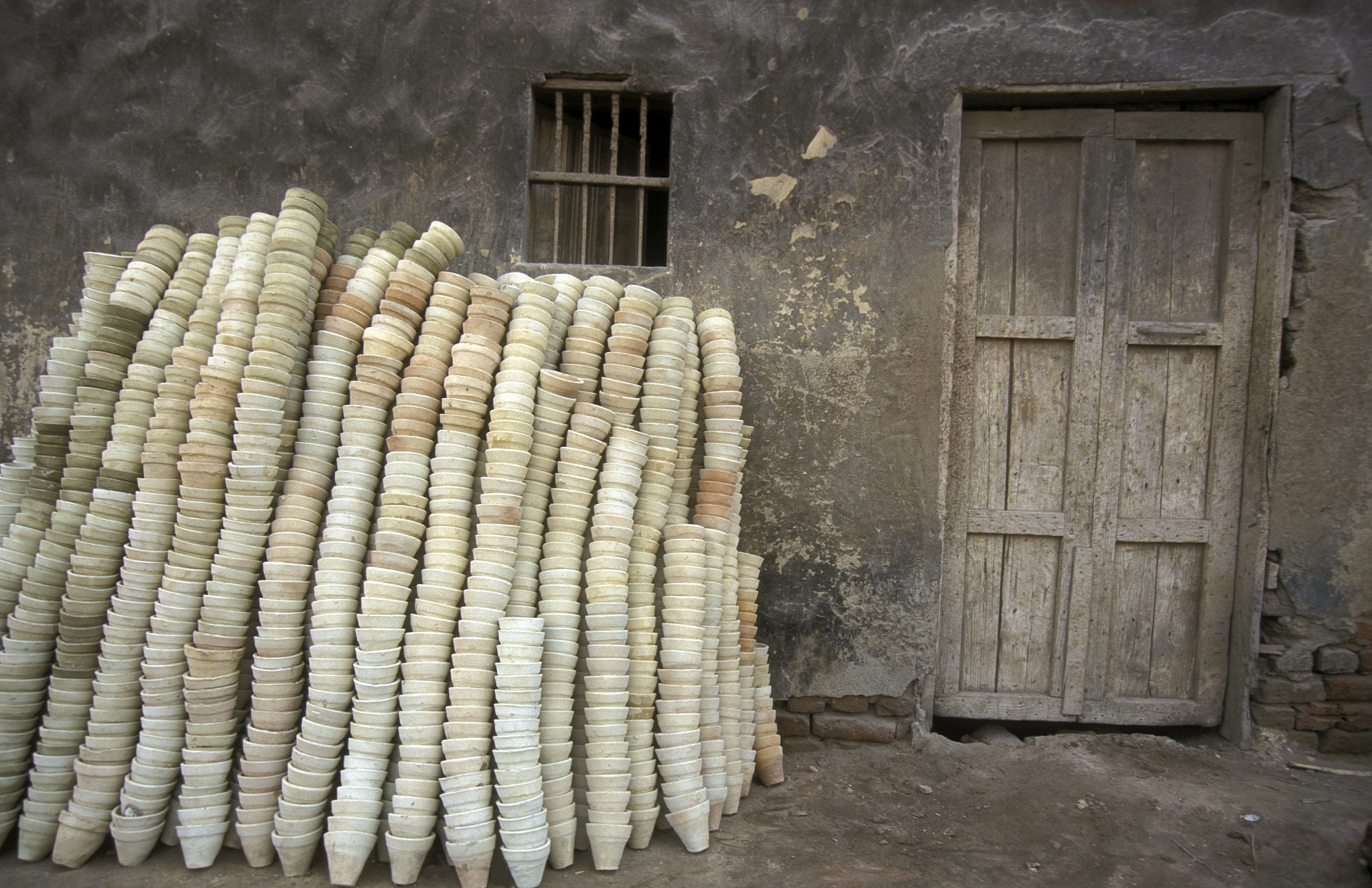 醴陵陶瓷烟花职业技术学校2022年招生简章 - 培养高素质技术人才