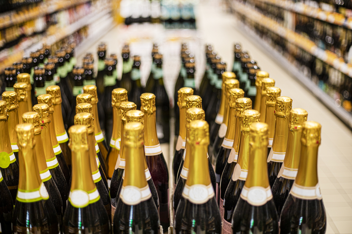 写一篇代理开排酒销售的公司的企业介绍