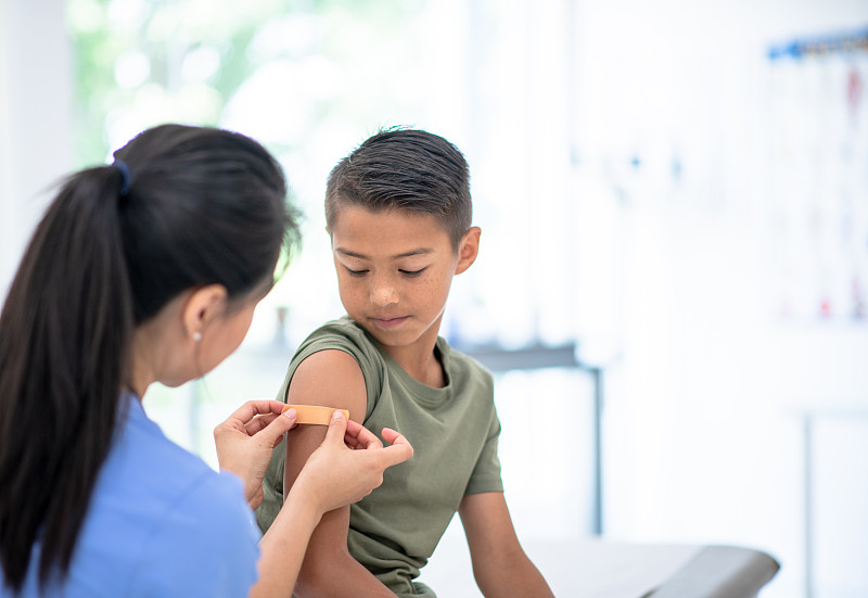 我朋友因打游戏痛哭怎么办