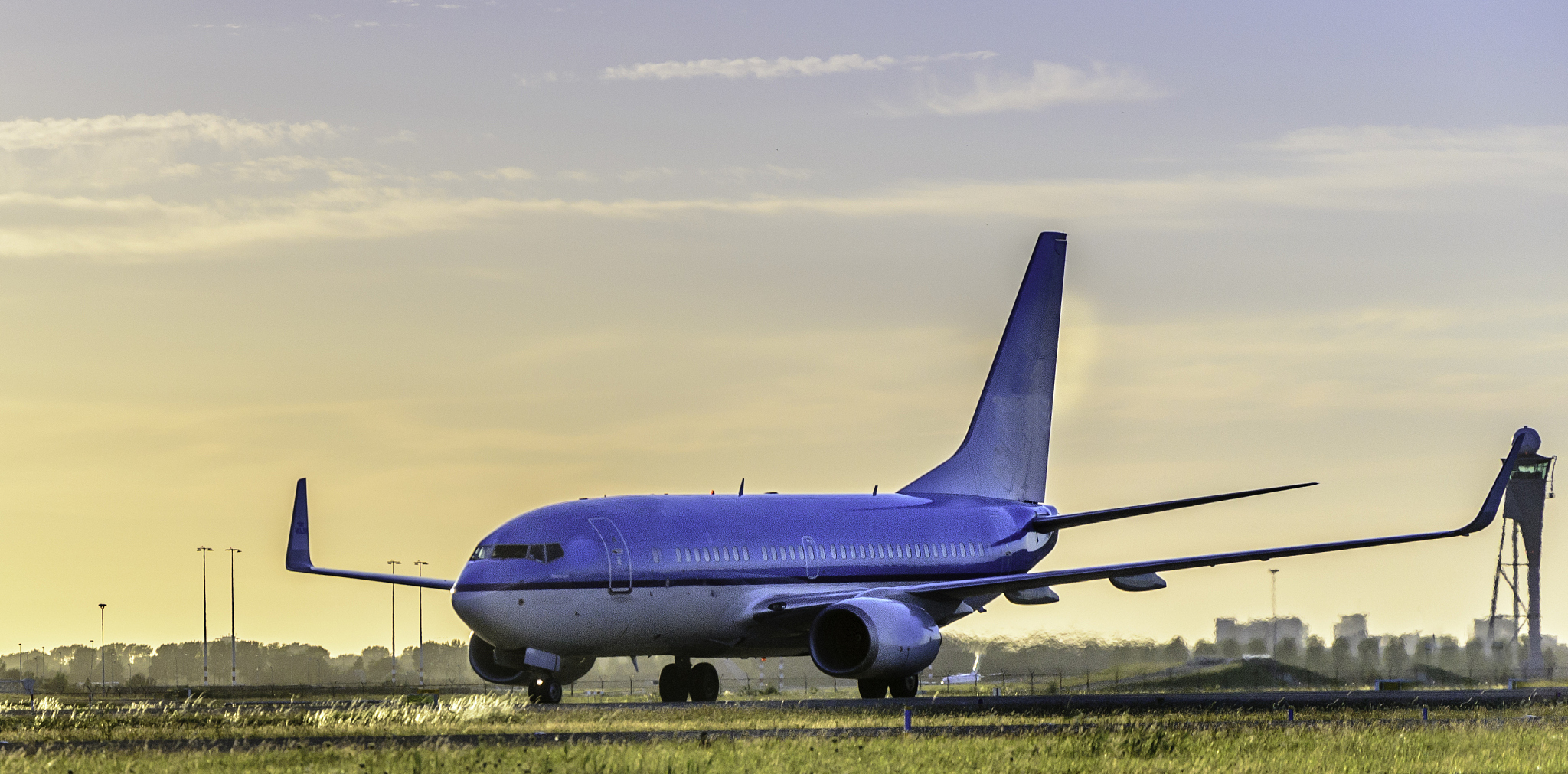 重庆忠县航空职业教育中心招生电话 - 咨询入学信息