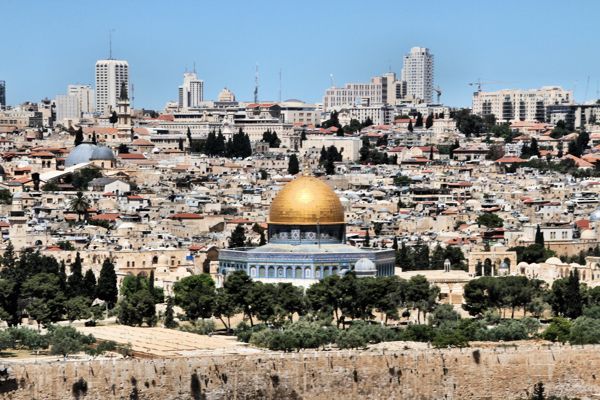 a picture of jerusalem showing the dome of the rock taken from t