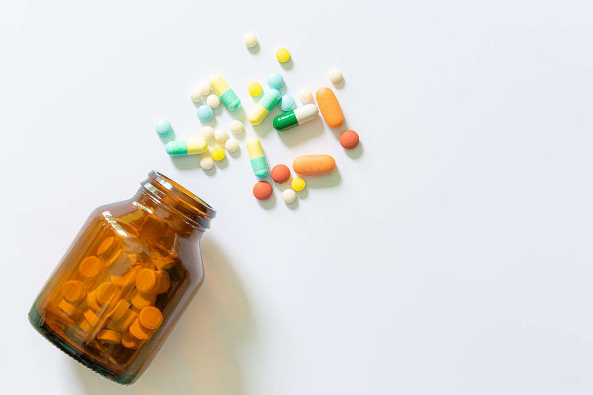 重庆医学院招生办电话：023-68485000，咨询报考信息