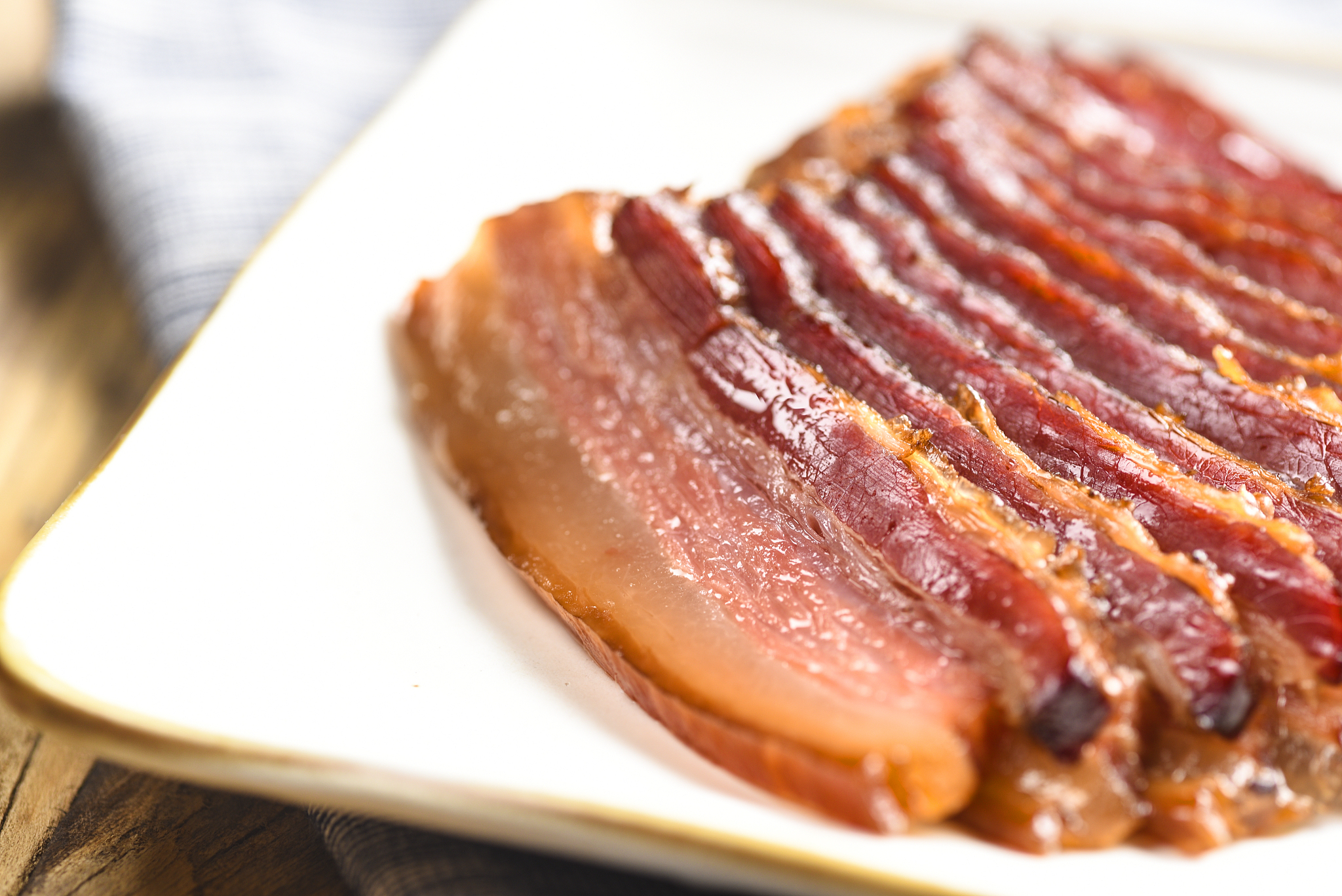 请帮我写1篇650字博客文章主题是：腊肉的食用方法