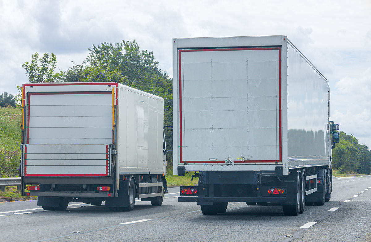 给我写一篇42米江铃冷藏车市场价格的文章字数不低于1200字最好加上配图