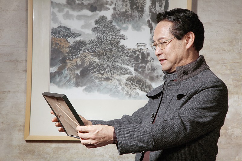 李汉荣作家风格介绍