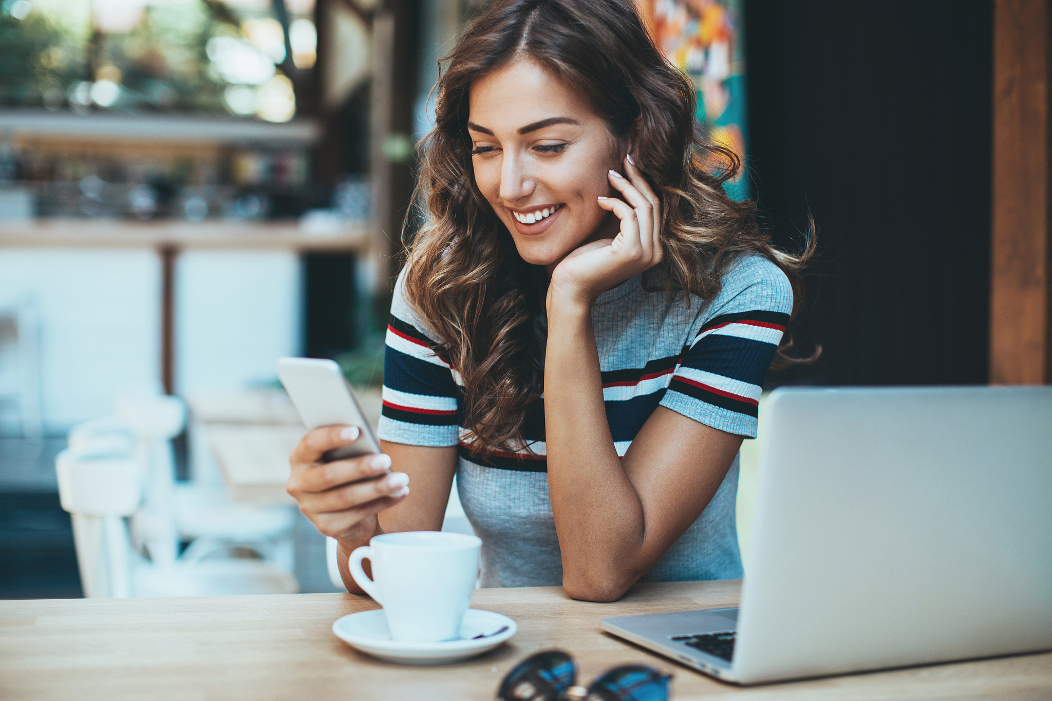 前男友屏蔽了我，我还喜欢他怎么办？教你如何应对