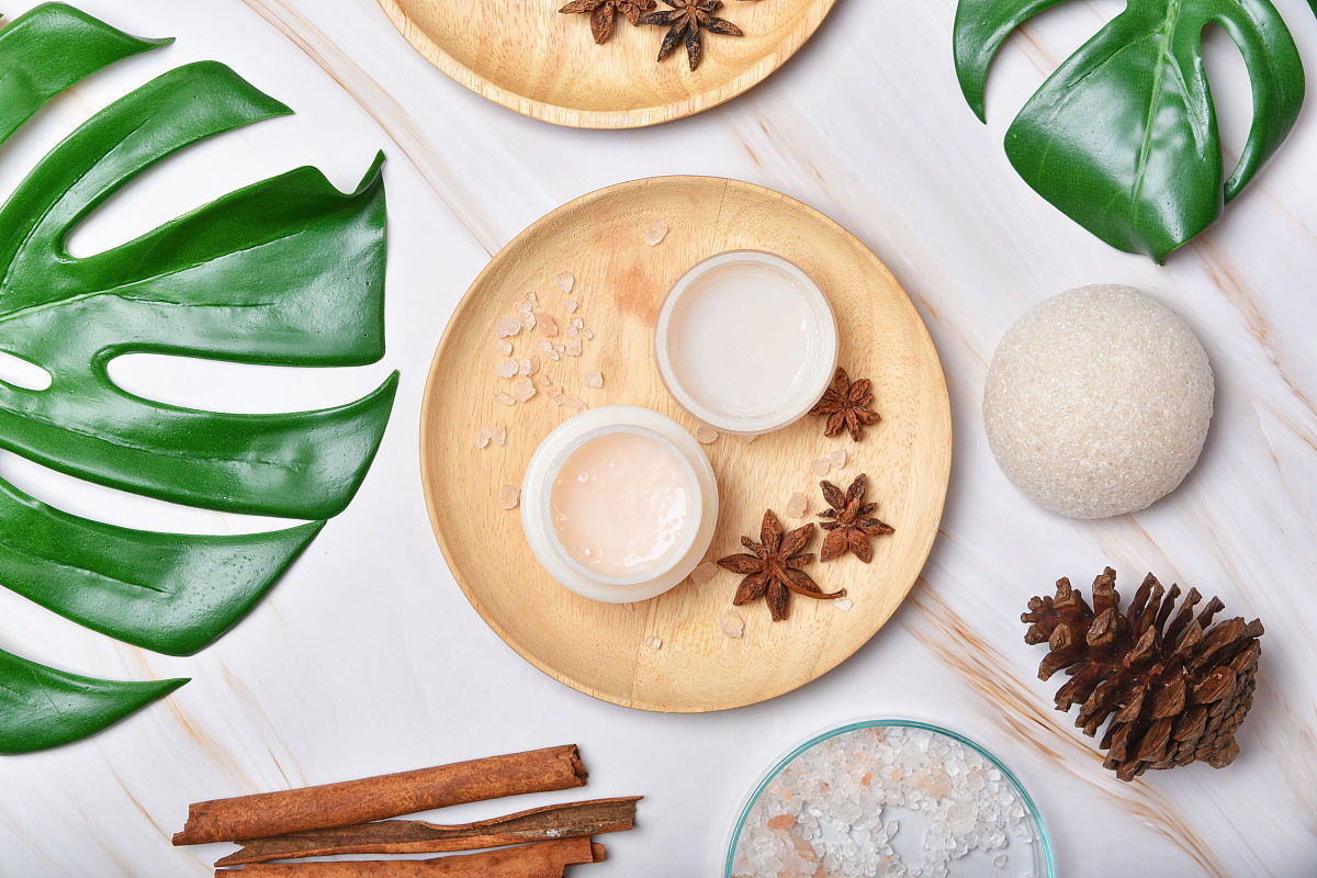 小时候吃的绿色包装带旦字的四字方便面？