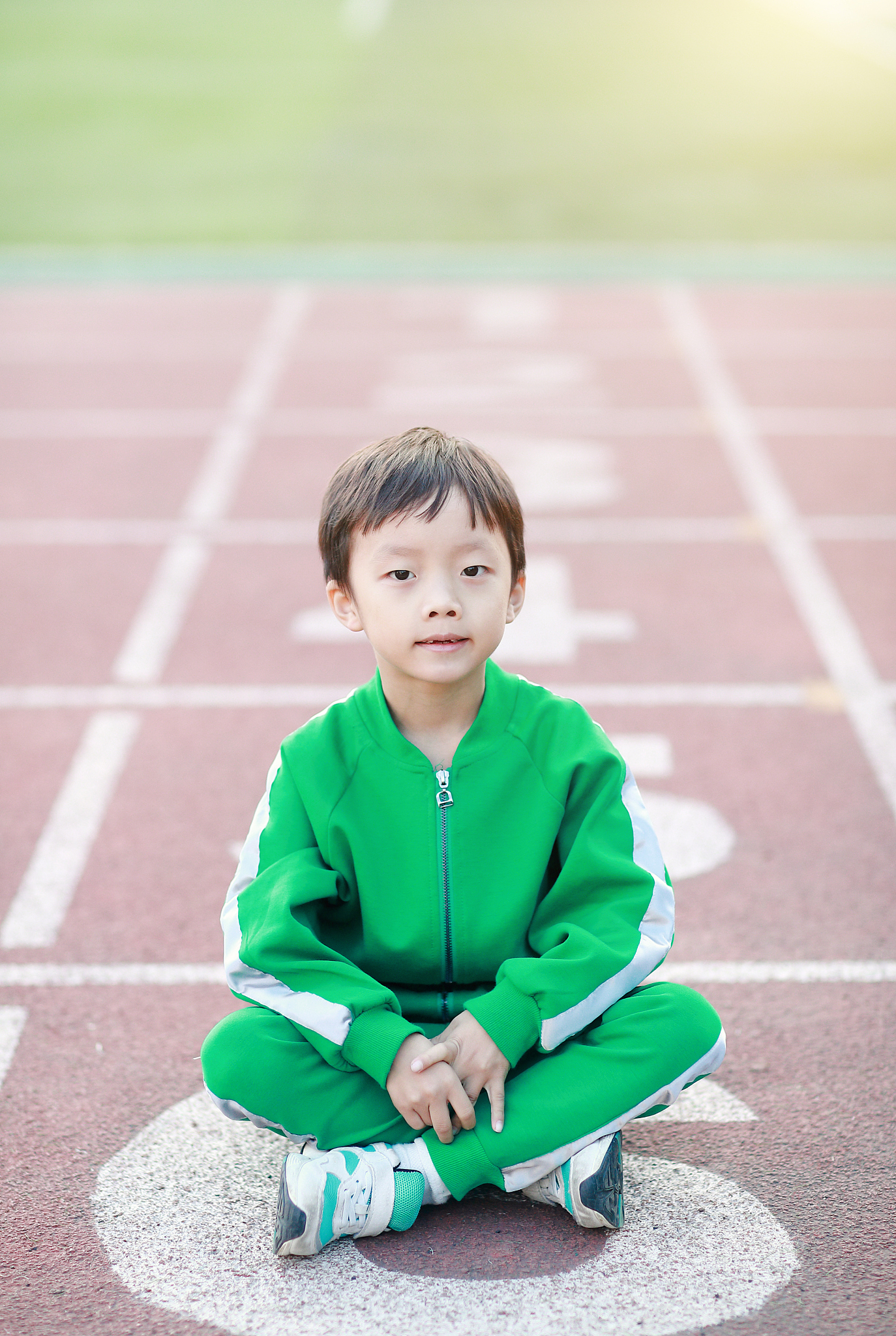 操场跑道一圈多少米？标准尺寸及测量方法