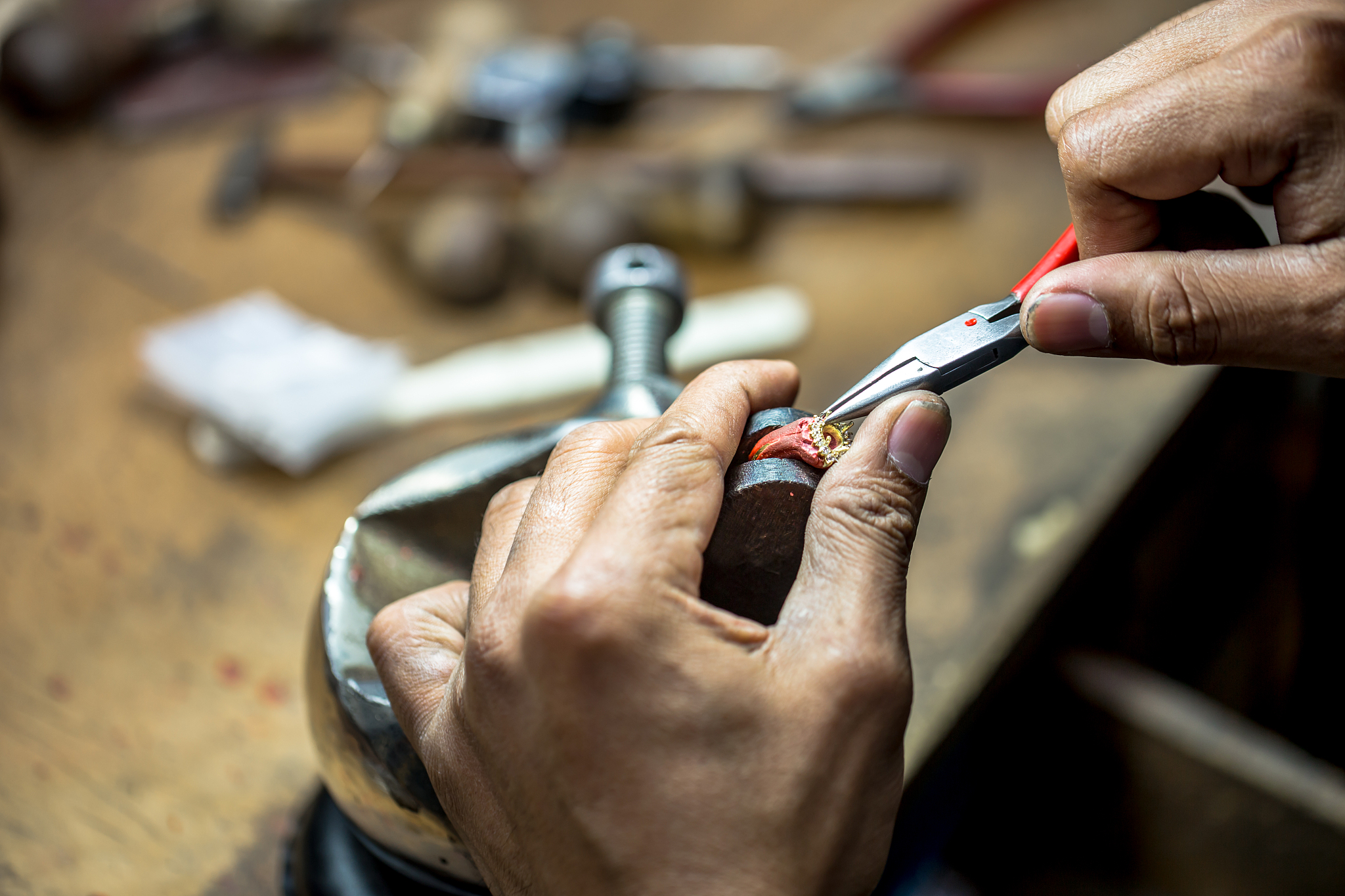 2023年报读宝玉石鉴定与加工技术专业就业前景好不好？