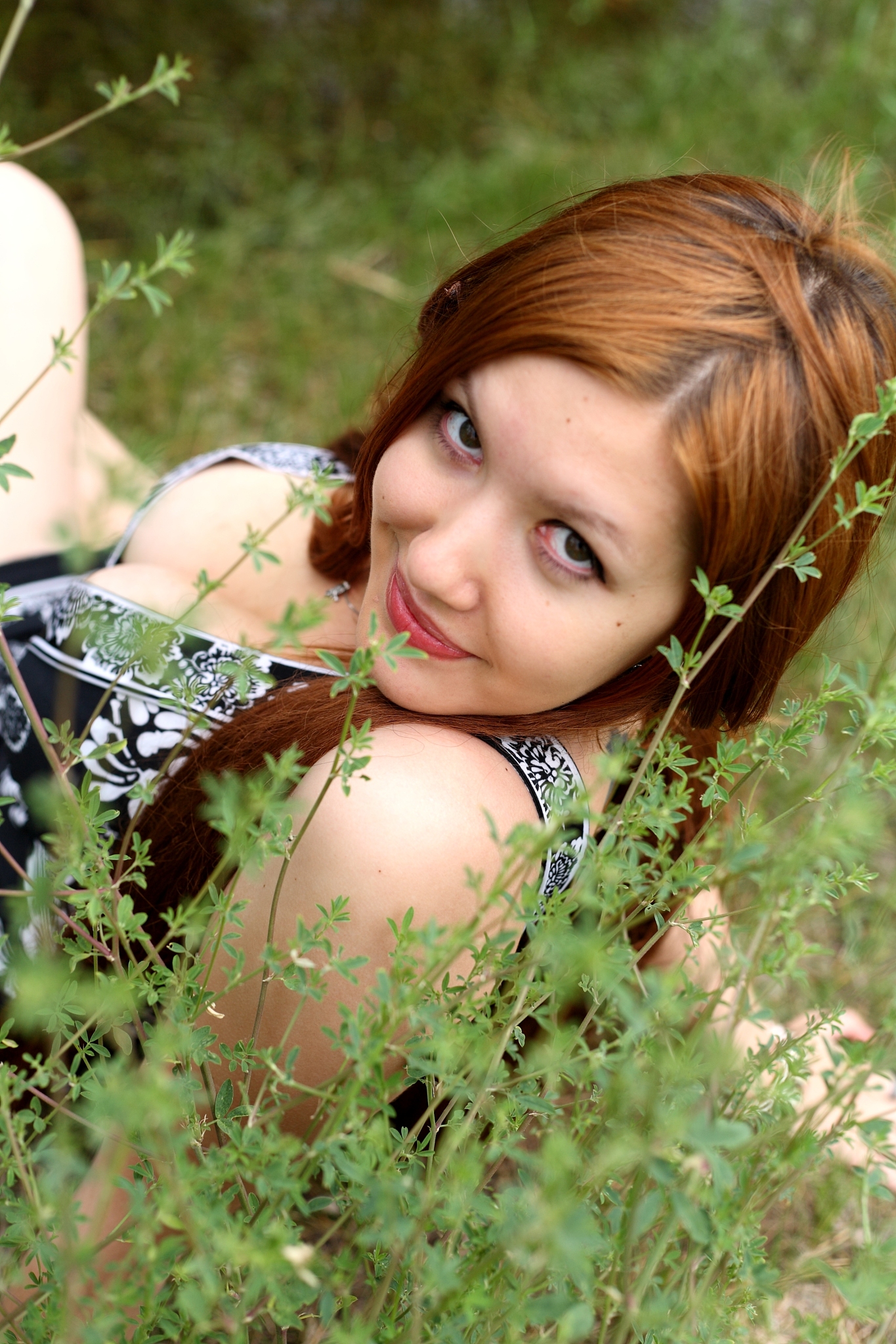 close-up portrait of beautiful young woman, outdoors