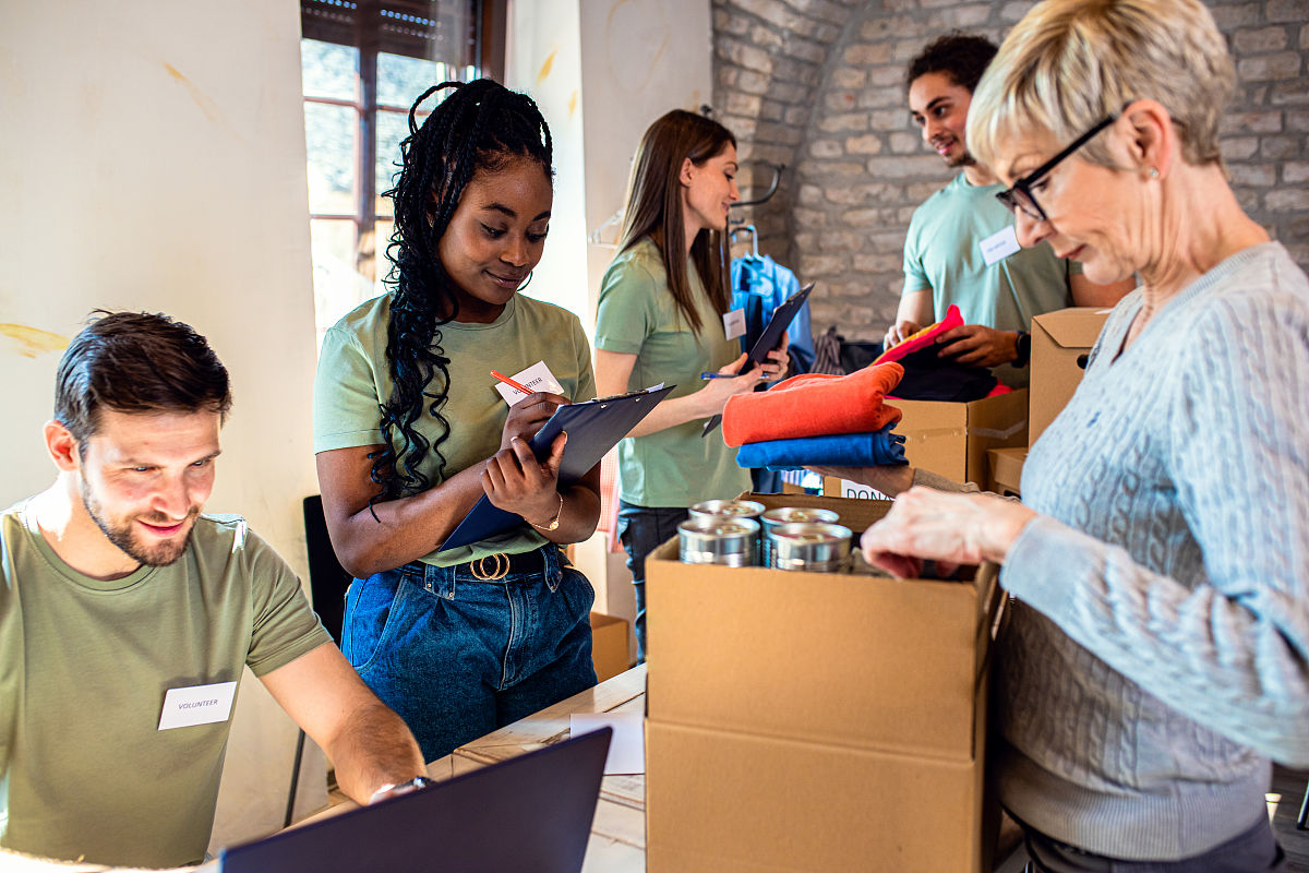 The worker on duty stated that they are not sure about the subsequent handling of damaged goods and do not have the authority to take us for inspection