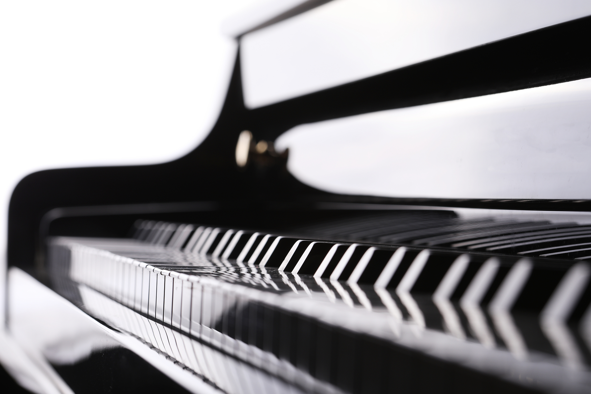 巴赫钢琴设计：经典外观与先进技术的完美结合