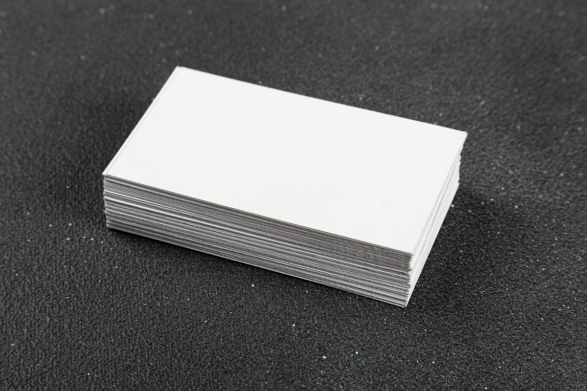 我是论文降重师请对下面这句话进行降重：TransR 模型中空间级的映射尽管有效提高了图谱中知识的表达但不可避免地扩充了参数的规模延长了模型整体的计算周期。