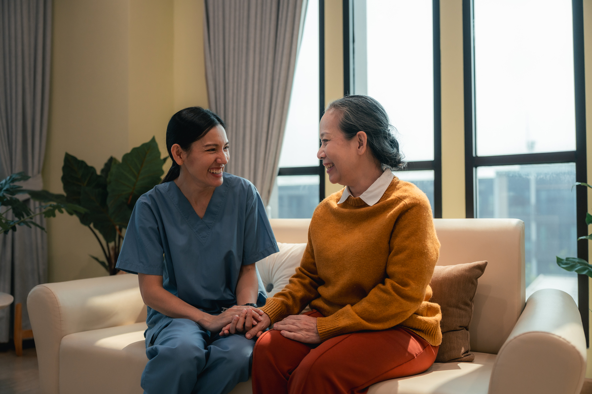 智能老年护理平台：通过主动护理提升老年人生活质量