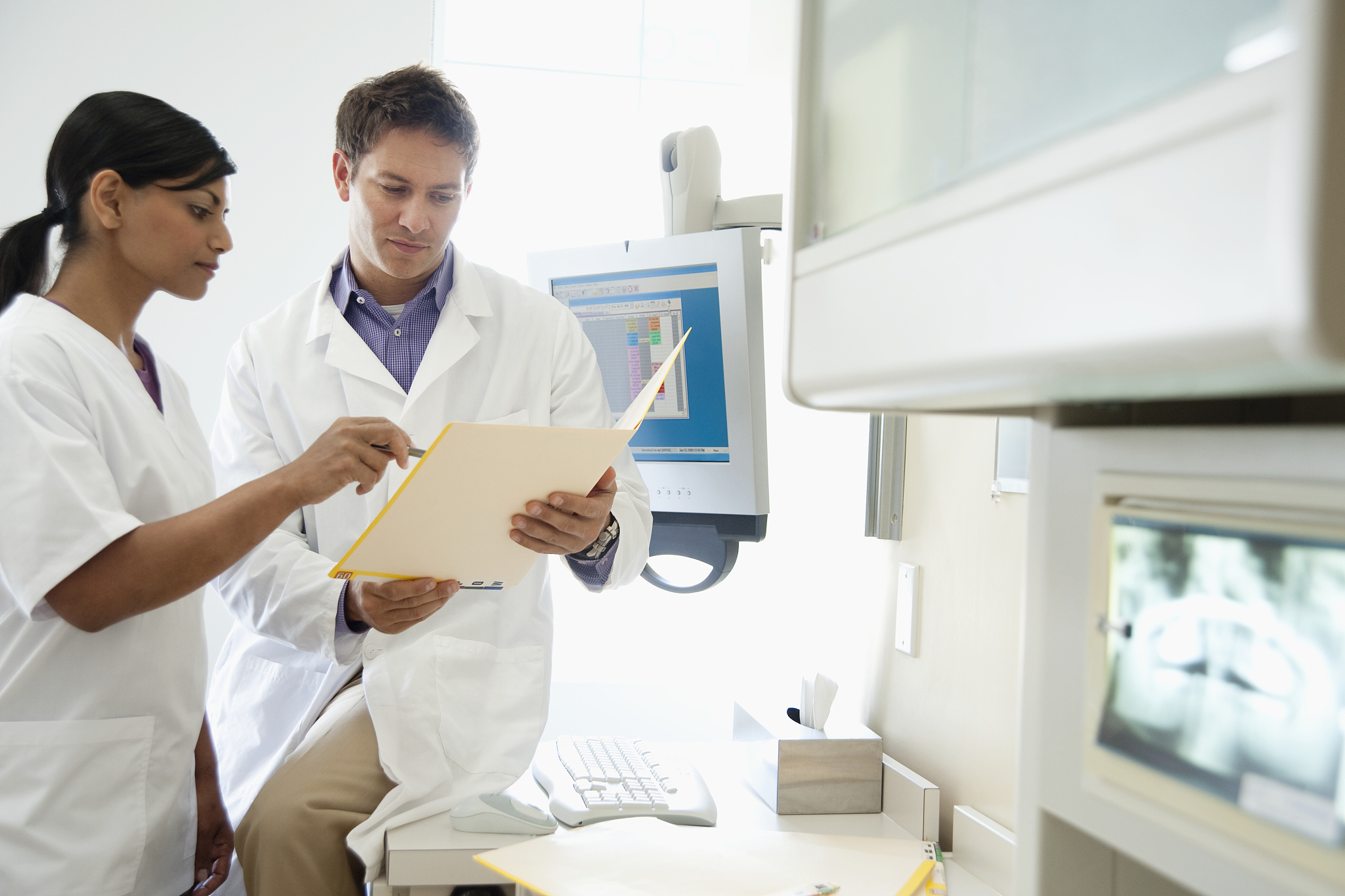 doctors consulting