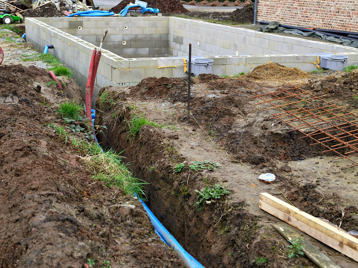 新建蓄水池方案：选址、设计、施工及维护