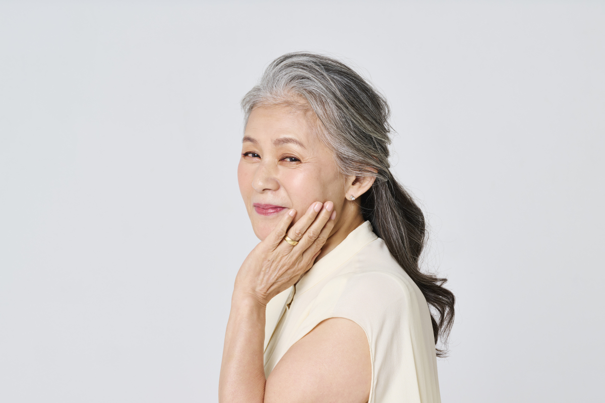 见证奶奶逆生长成年轻美女！科技抗衰老的奇迹
