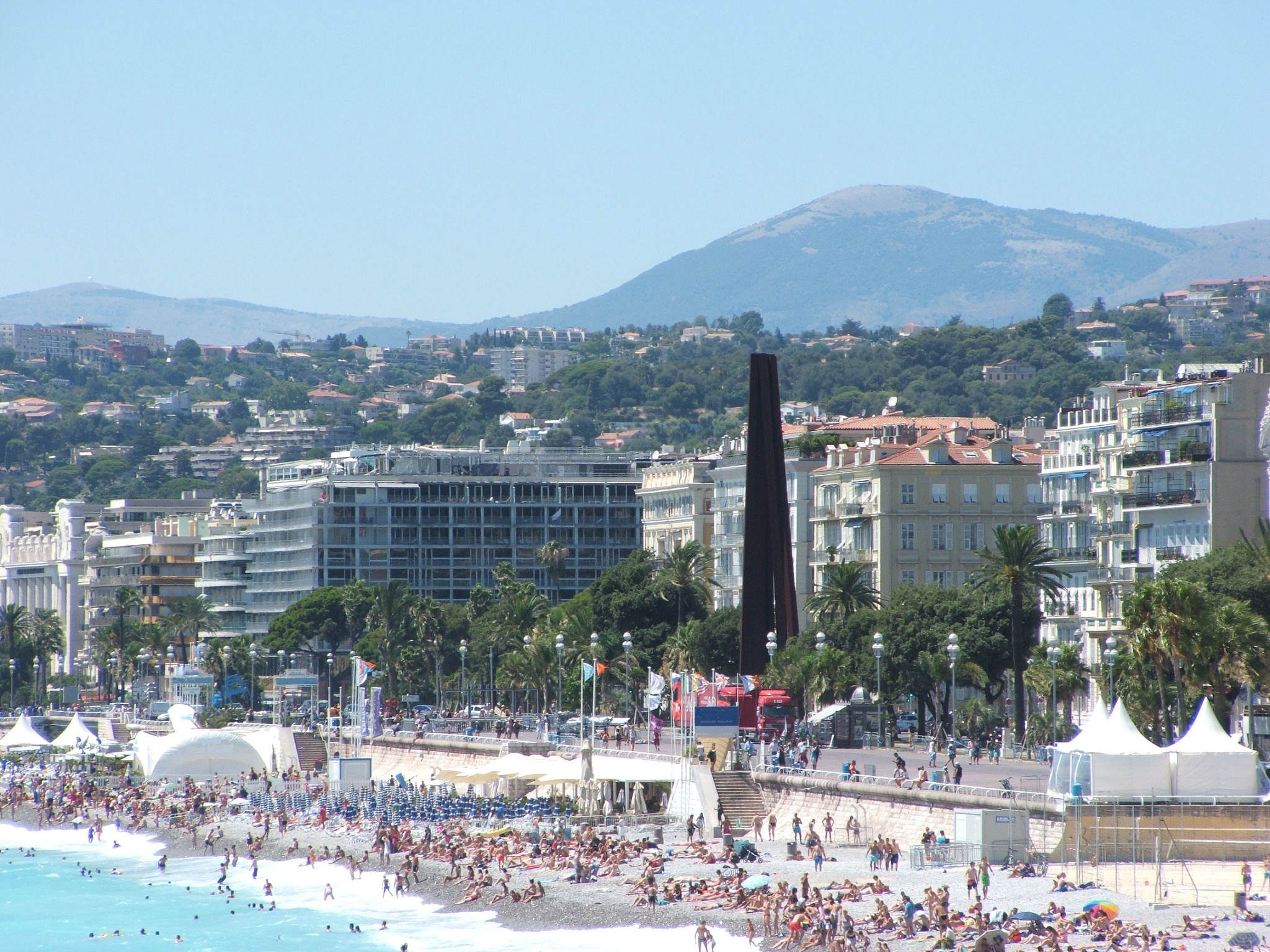 Do as instructed Number your answers in corespondenceMaria Antonia trabajaba de periodista para La Vanguardia un periódico de Barcelona Escriba lo que ella y sus colegas hacían usando el imperfecto1 L