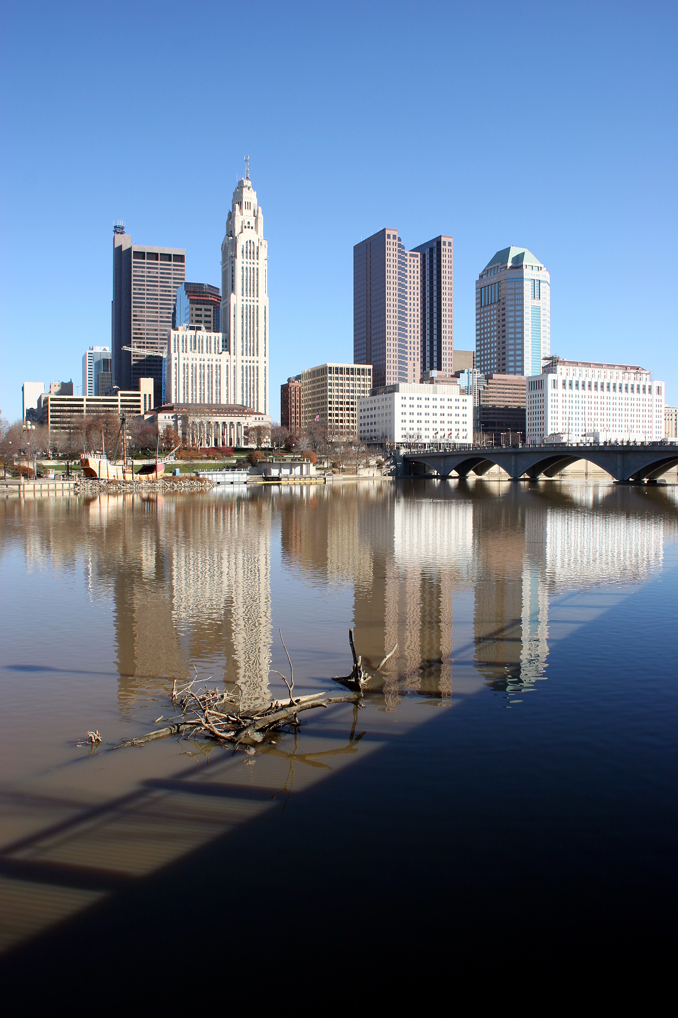 columbus ohio skyline vertical