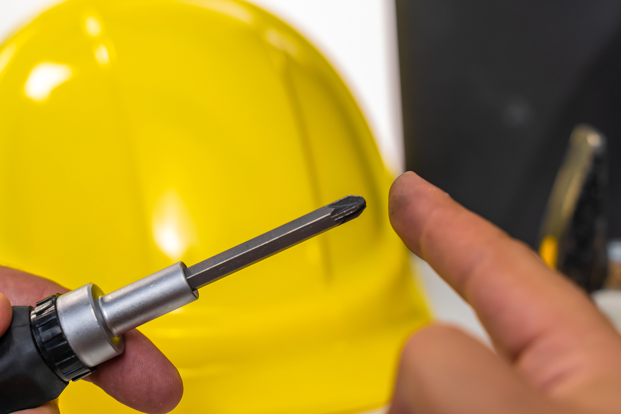 贵州2023年男生读中专读什么好