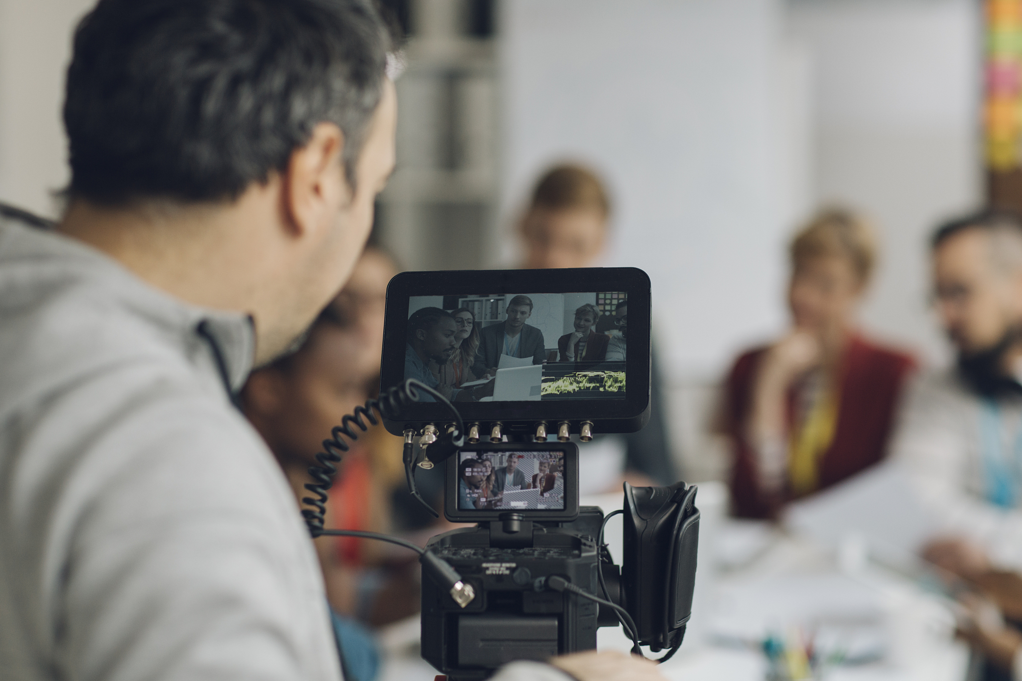 摄影创业项目背景：市场需求、技术进步、创业机会和成本分析