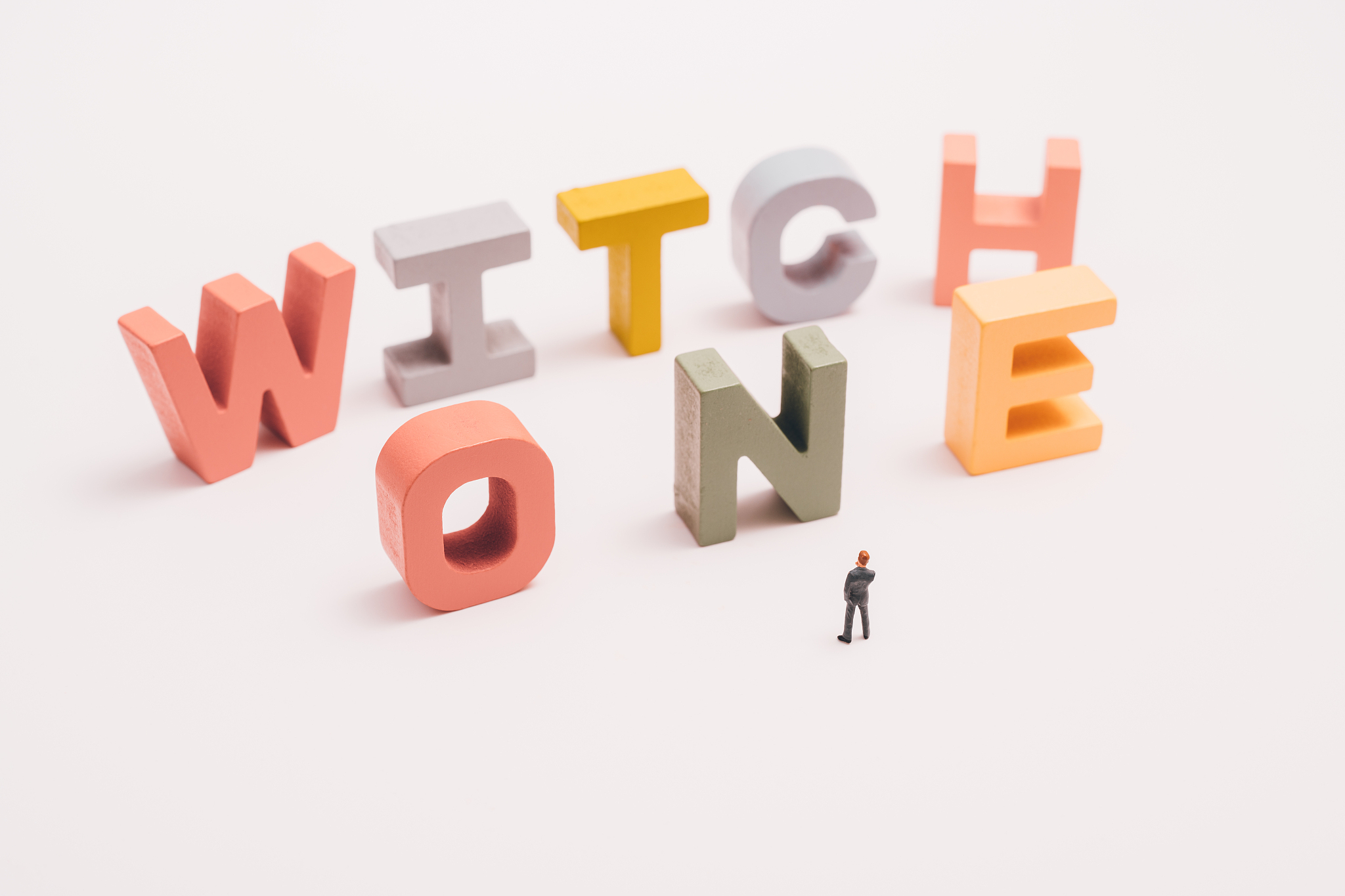 ZHTWN能组成什么单词？