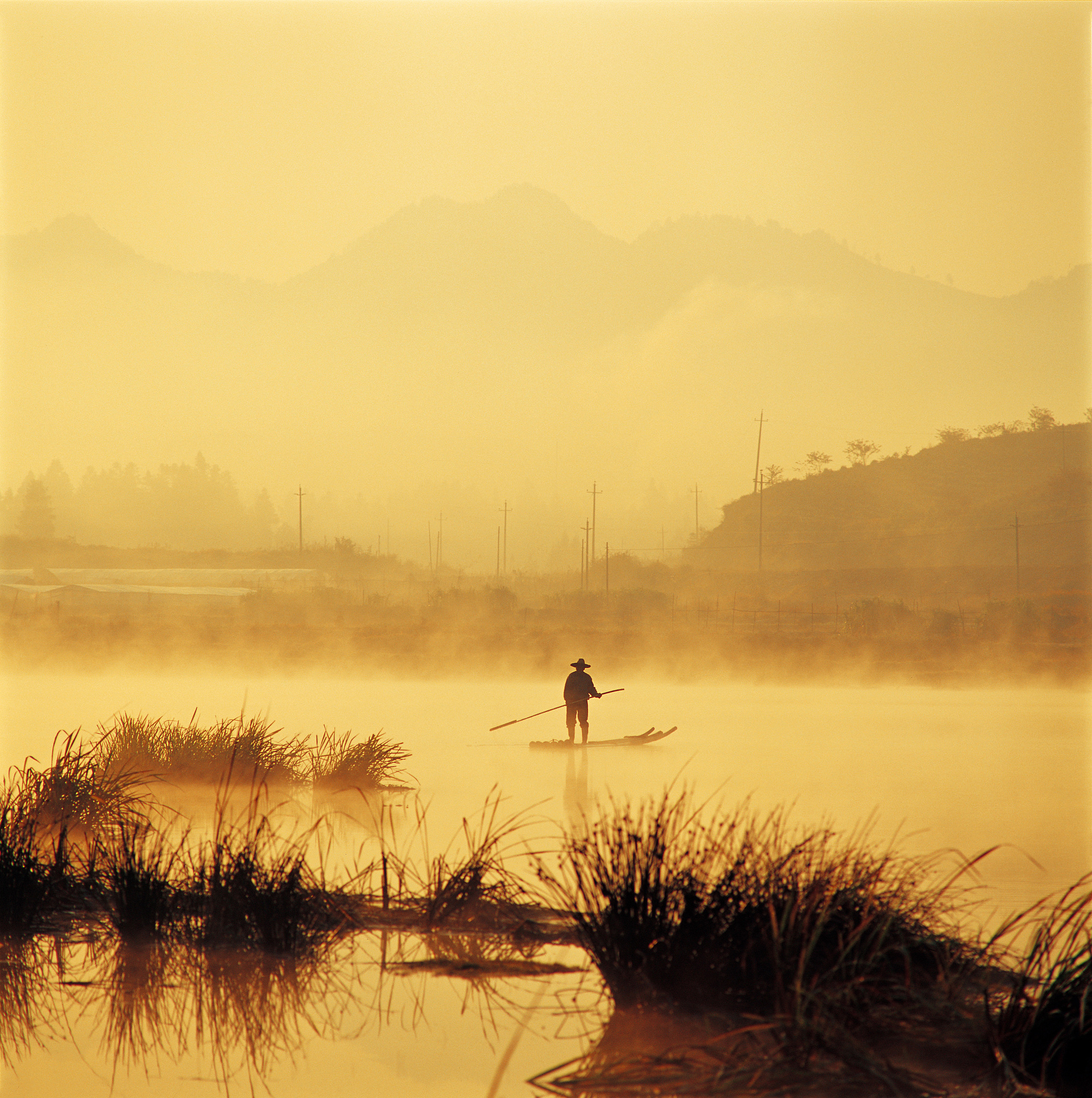 '落霞孤鹜'：古诗词中的离别意境