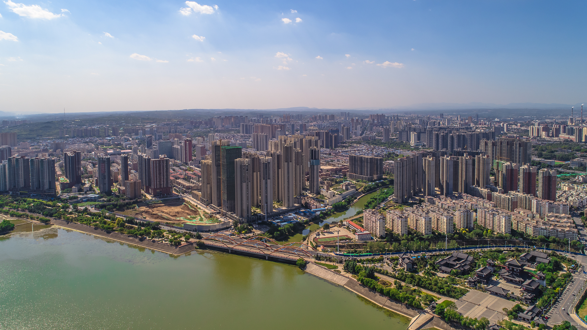 衡阳市域总人口为71484万中心城区人口为11650万帮我用180字详细描述