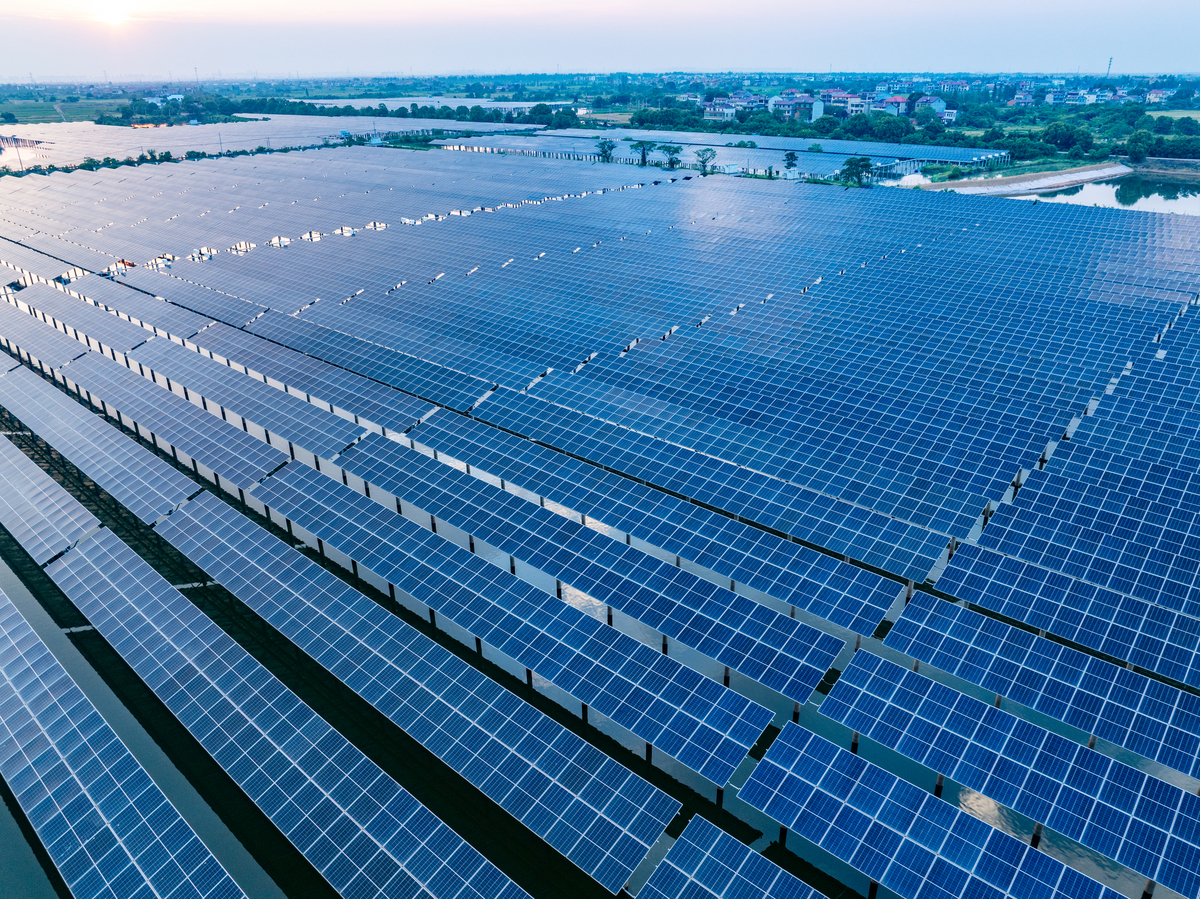 在美国建太阳能发电站要多少资金给我具体数据以及资金会用于哪些地方