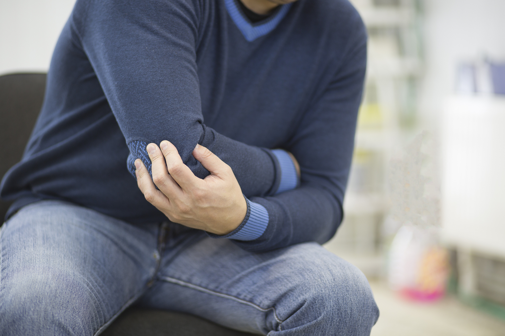 acute pain in the elbow joint.