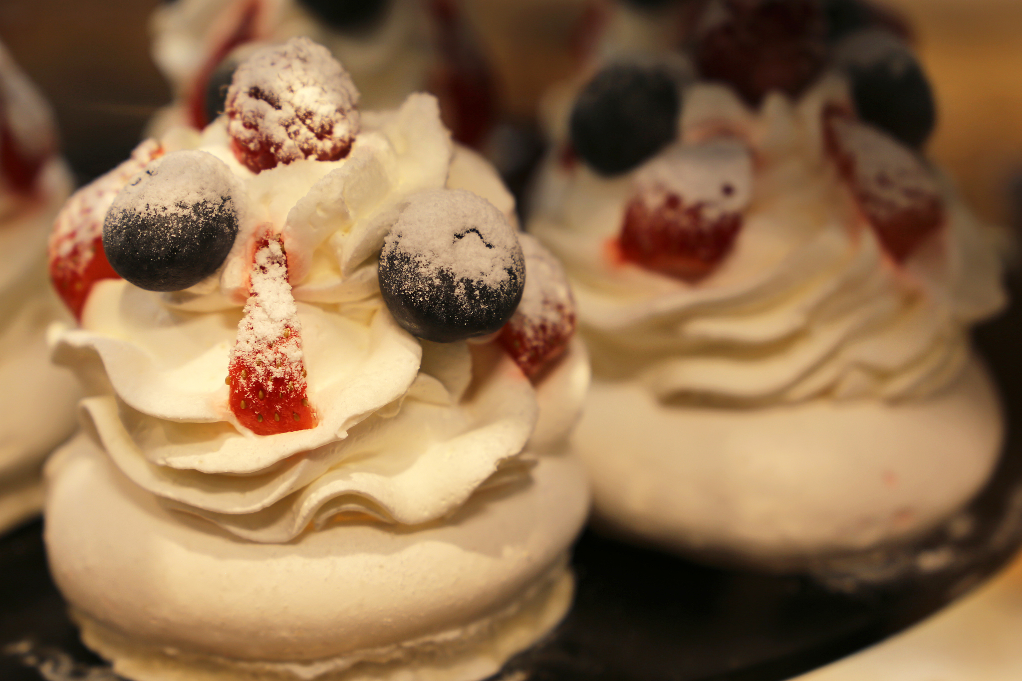 meringue cake with berries