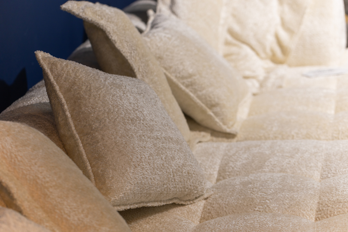 布衣沙发填充物：海绵、棉花、羽绒？