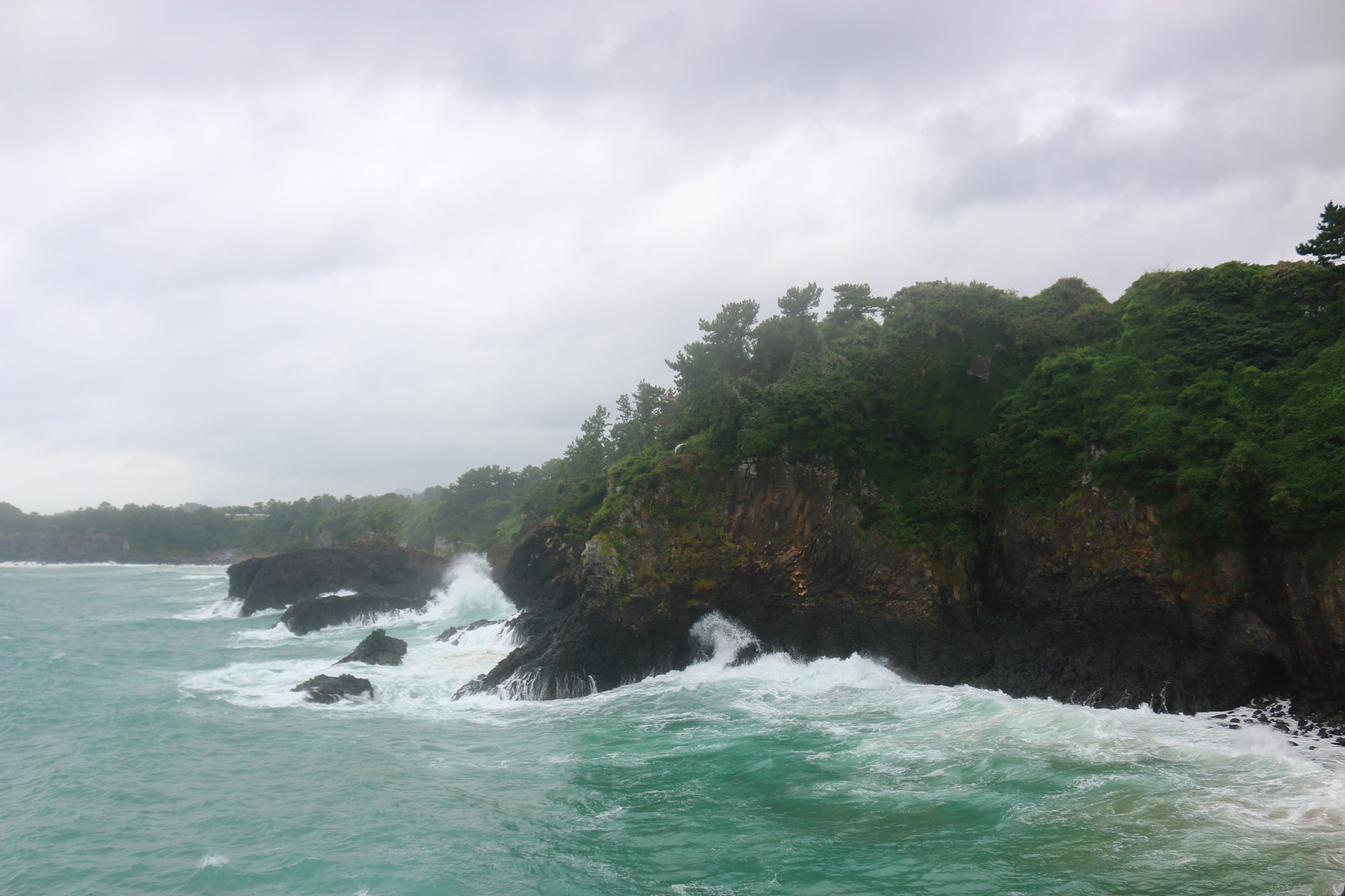 jeju coast, cliffs, waves, pangenduk,