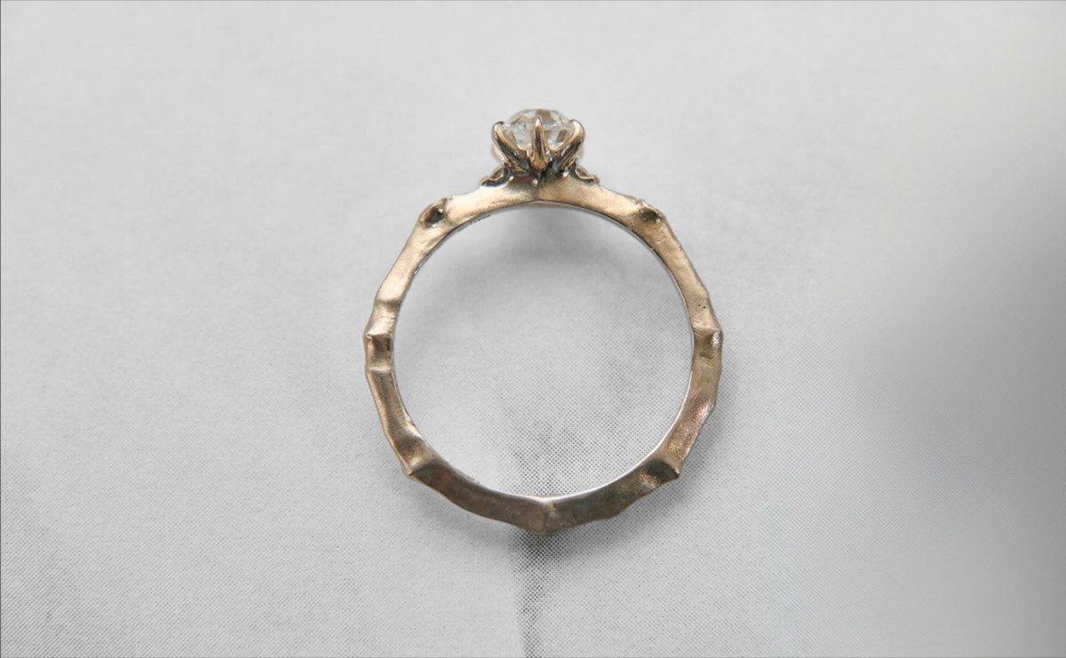 给8mm银色圆顶的钨钢戒指英文产品文案