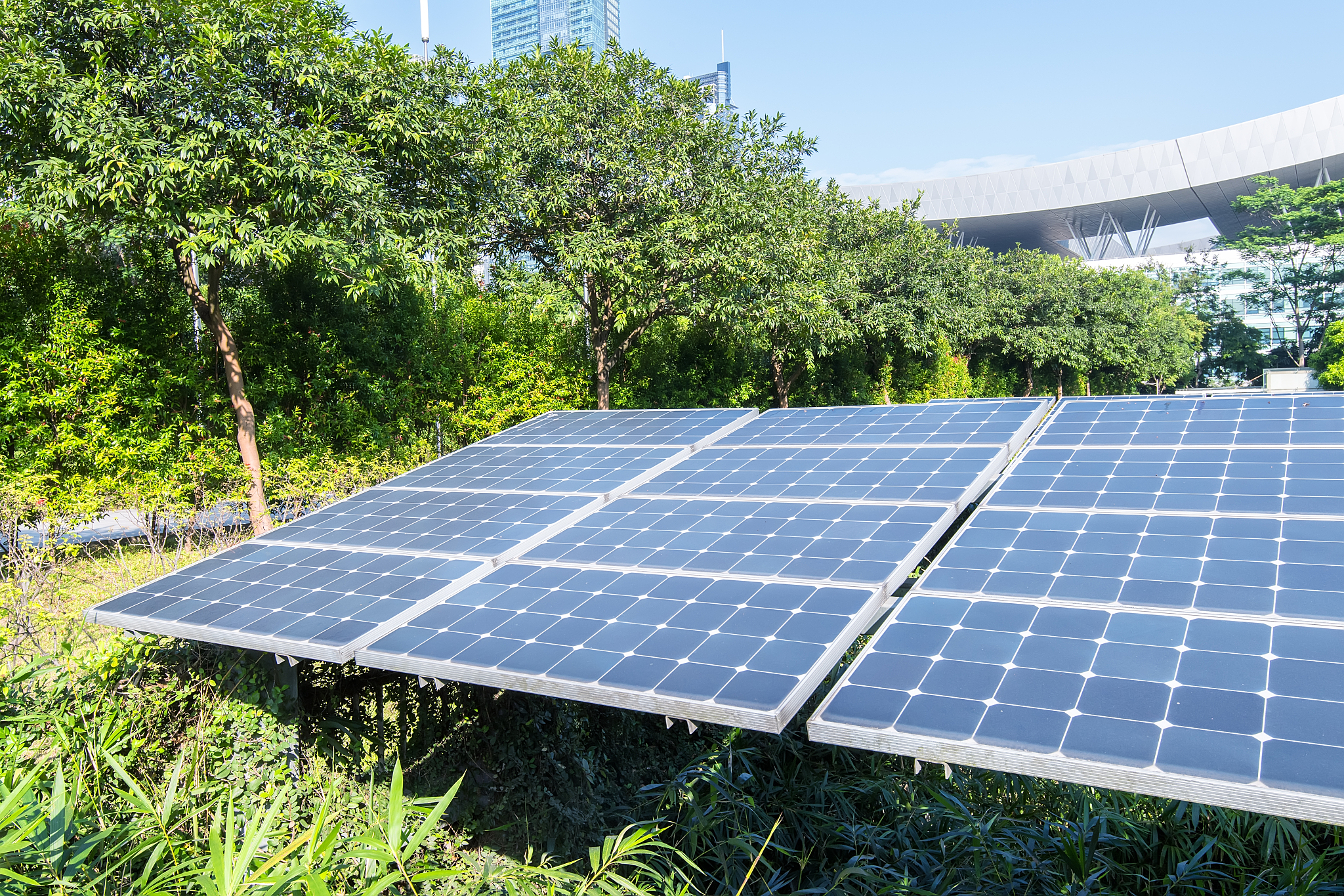 我需要根据汇报材料的素材写一篇关于新技术、新产品市场需求情况的汇报材料主要分为两个板块一、产品、业务发展方向；二、新产品、新技术市场需求情况。以下是汇报材料的素材一、产品、业务发展方向能源是国民经济稳定发展与民生社会长治久安的重要物质基础建设清洁低碳、安全高效的现代能源体系是我国能源体系建设的未来方向。习近平总书记在气候雄心峰会上提出到2030年我国非化石能源占一次能源消费比重将达到25左右风电、